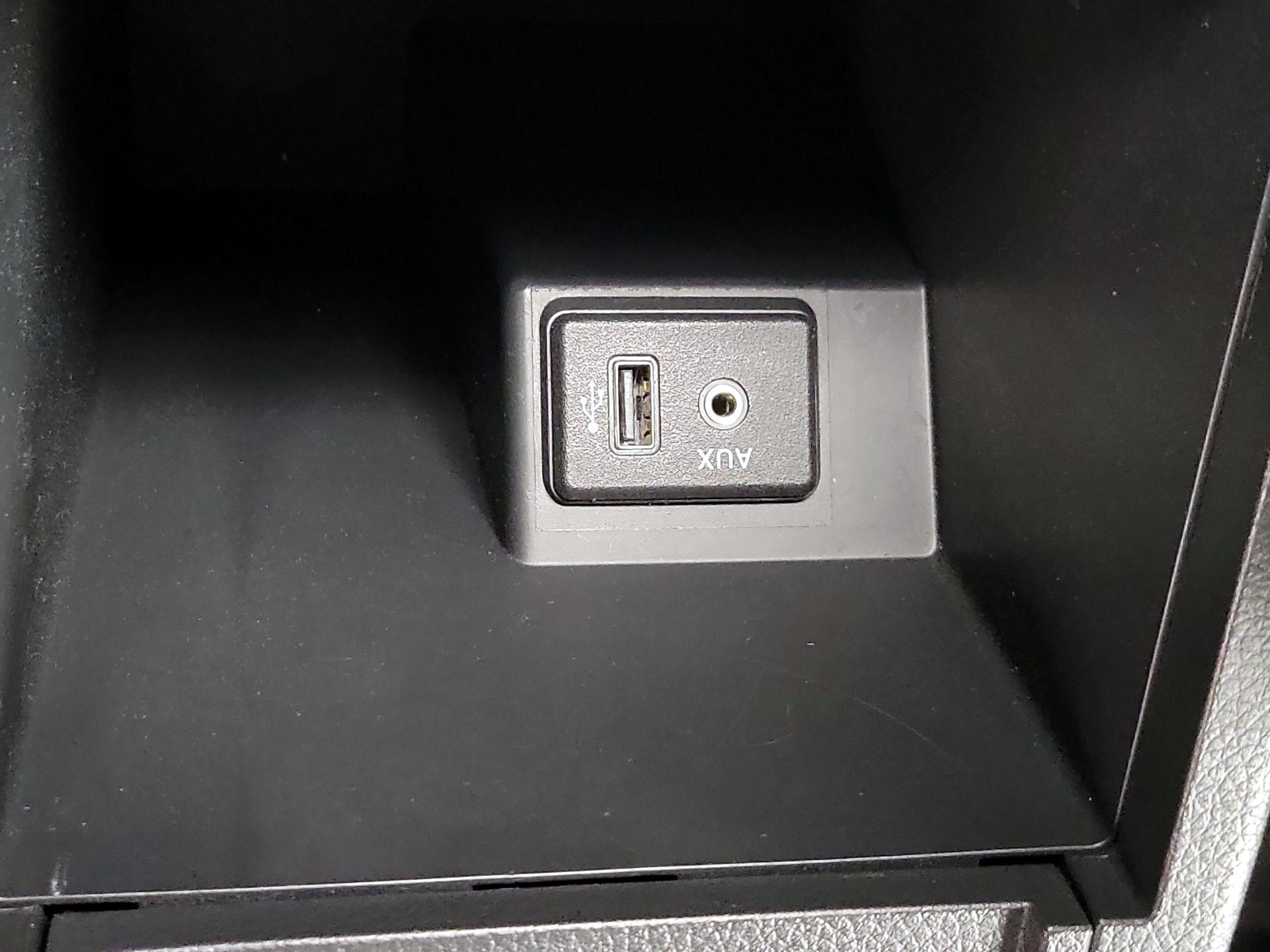 Thumbnail: 2018 Nissan Sentra - 18