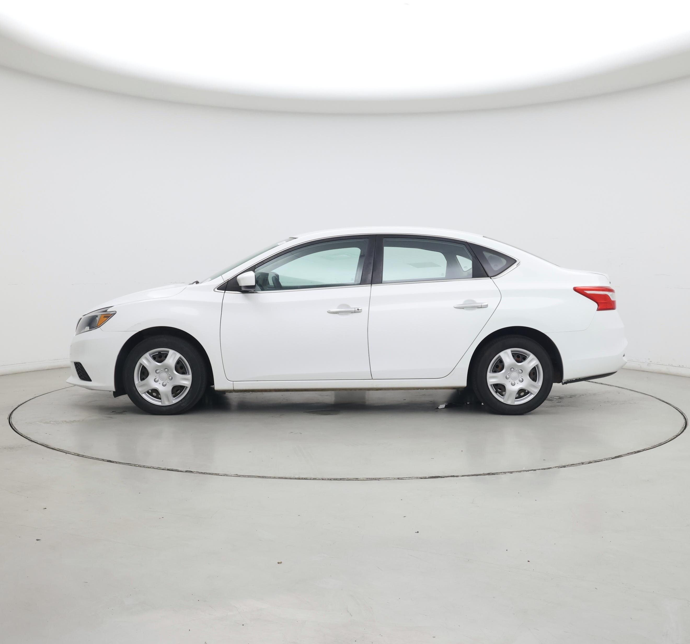 Thumbnail: 2018 Nissan Sentra - 3