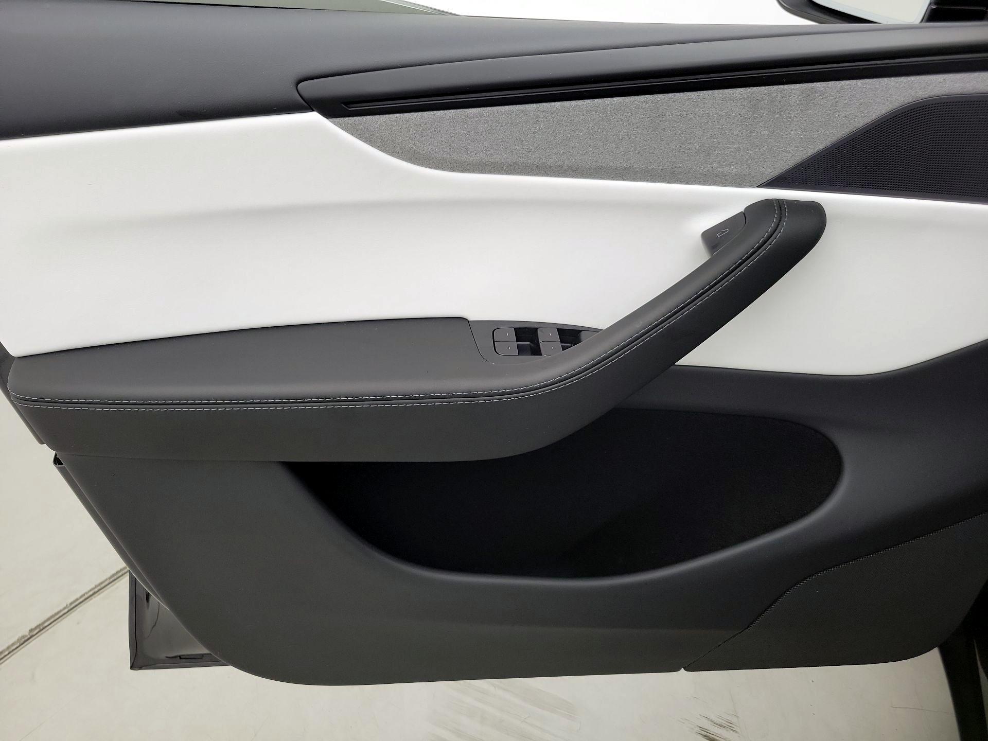 Thumbnail: 2026 Tesla Model Y - 12