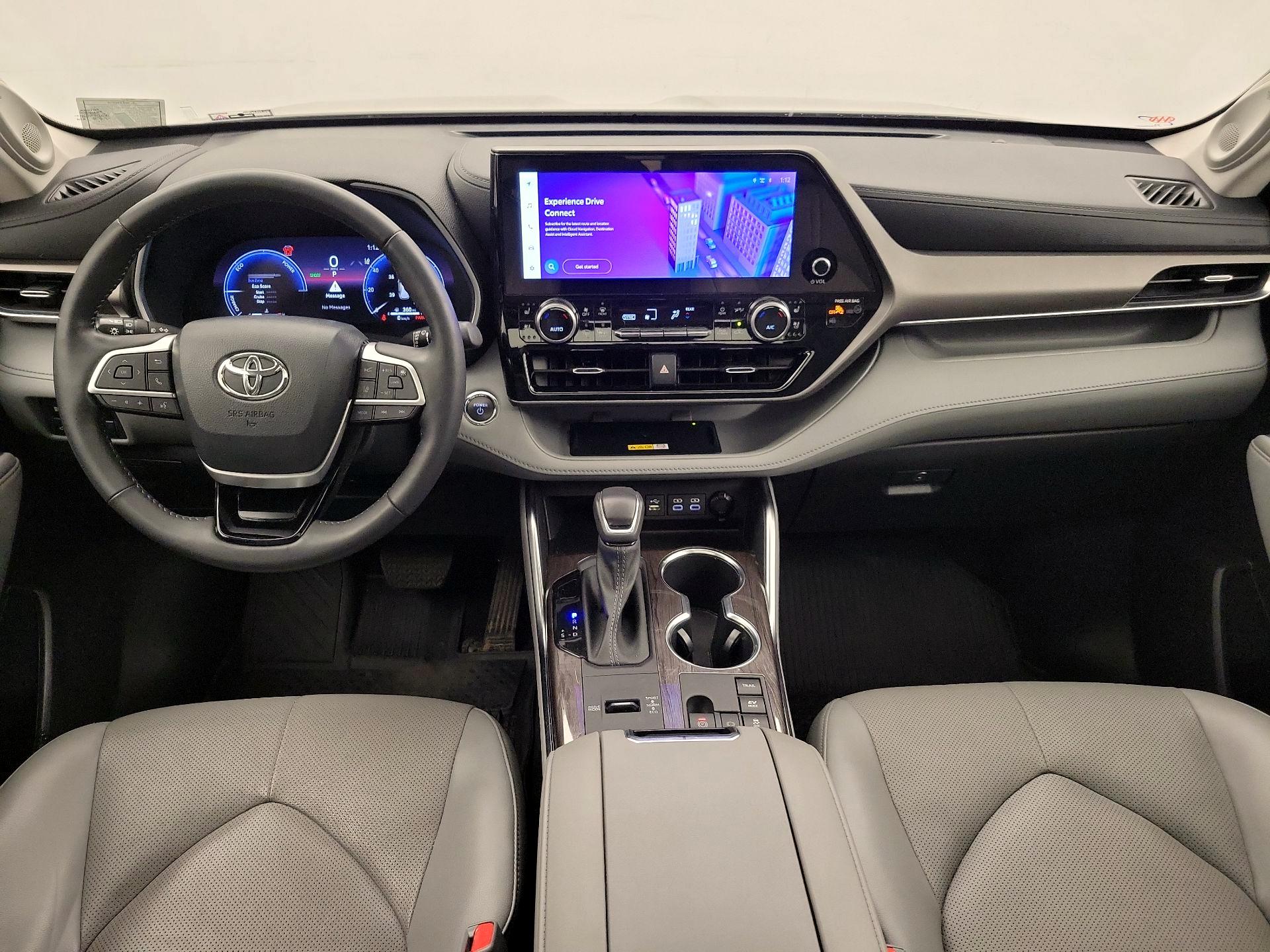 Thumbnail: 2023 Toyota Highlander - 9