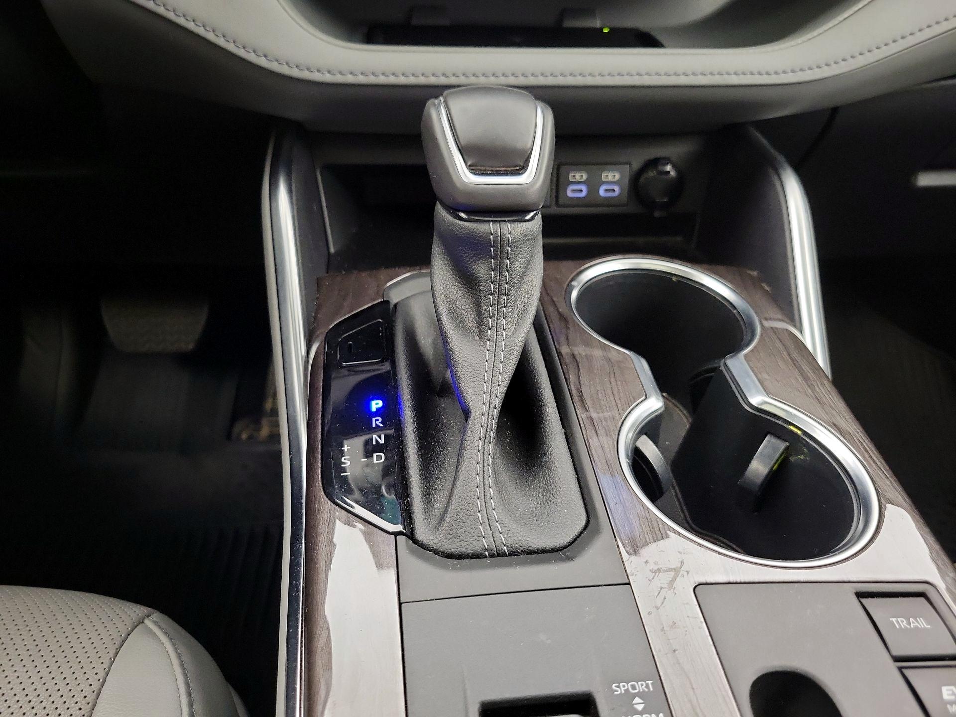 Thumbnail: 2023 Toyota Highlander - 17