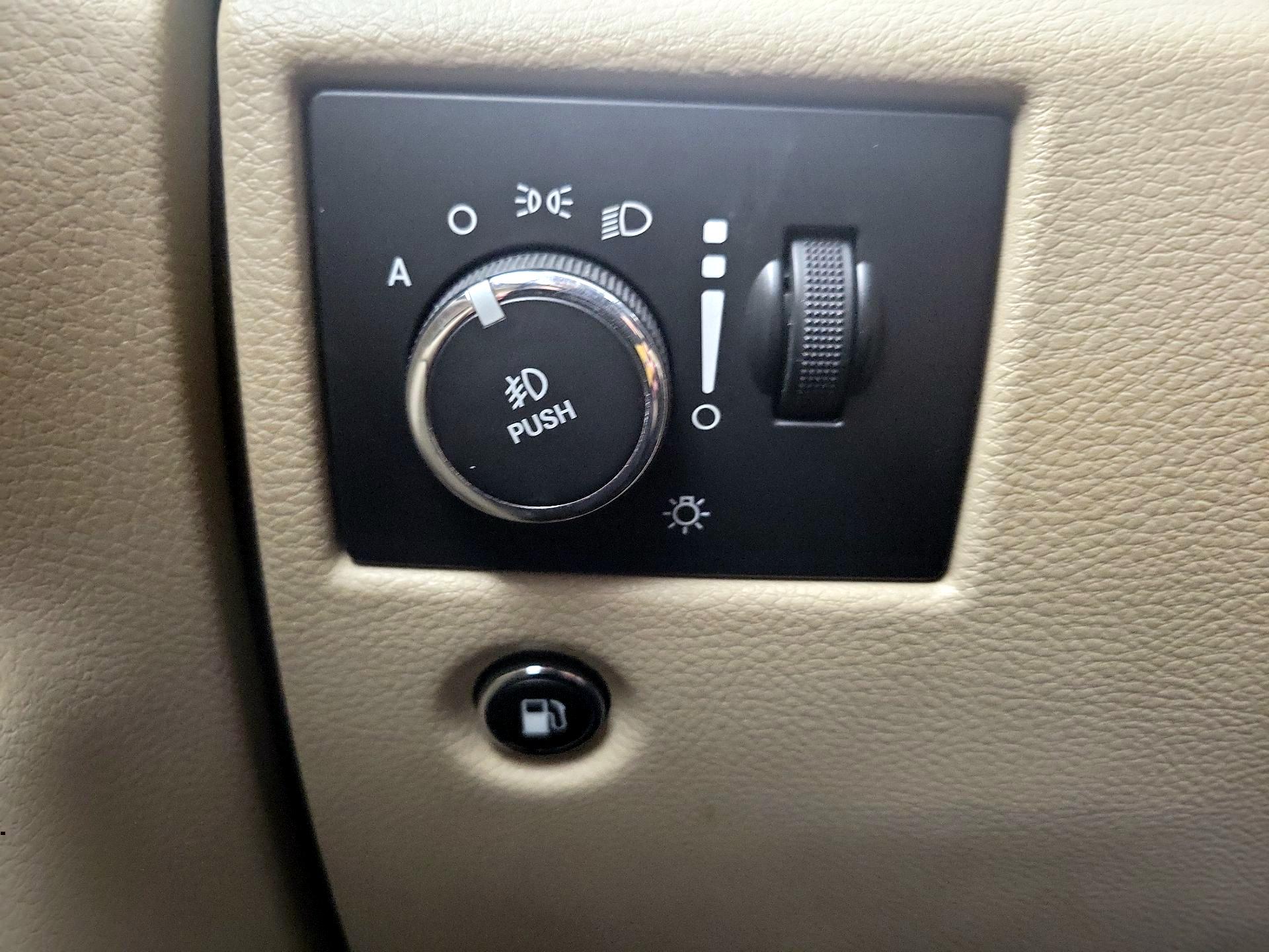 Thumbnail: 2015 Jeep Grand Cherokee - 13