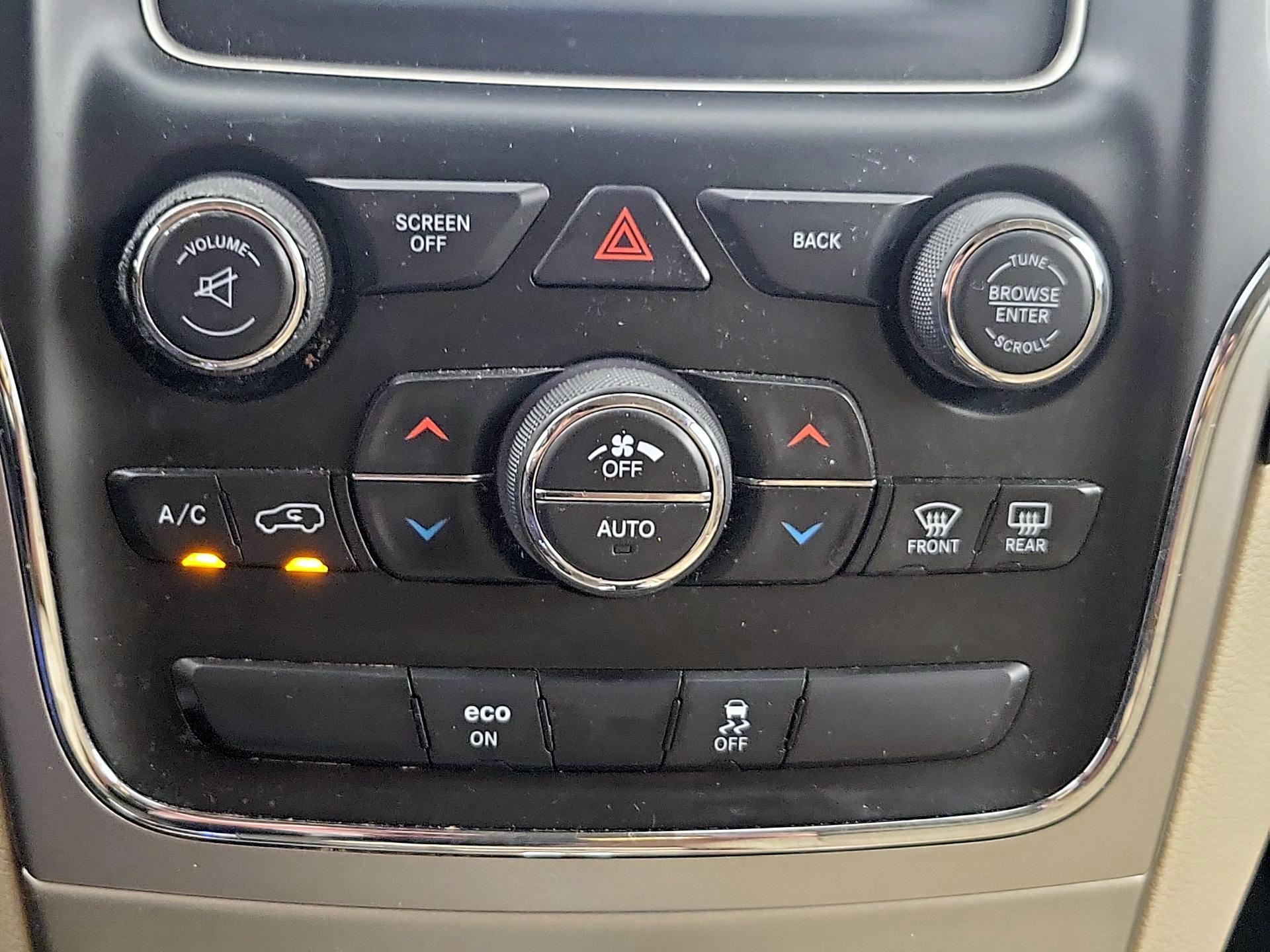 Thumbnail: 2015 Jeep Grand Cherokee - 15