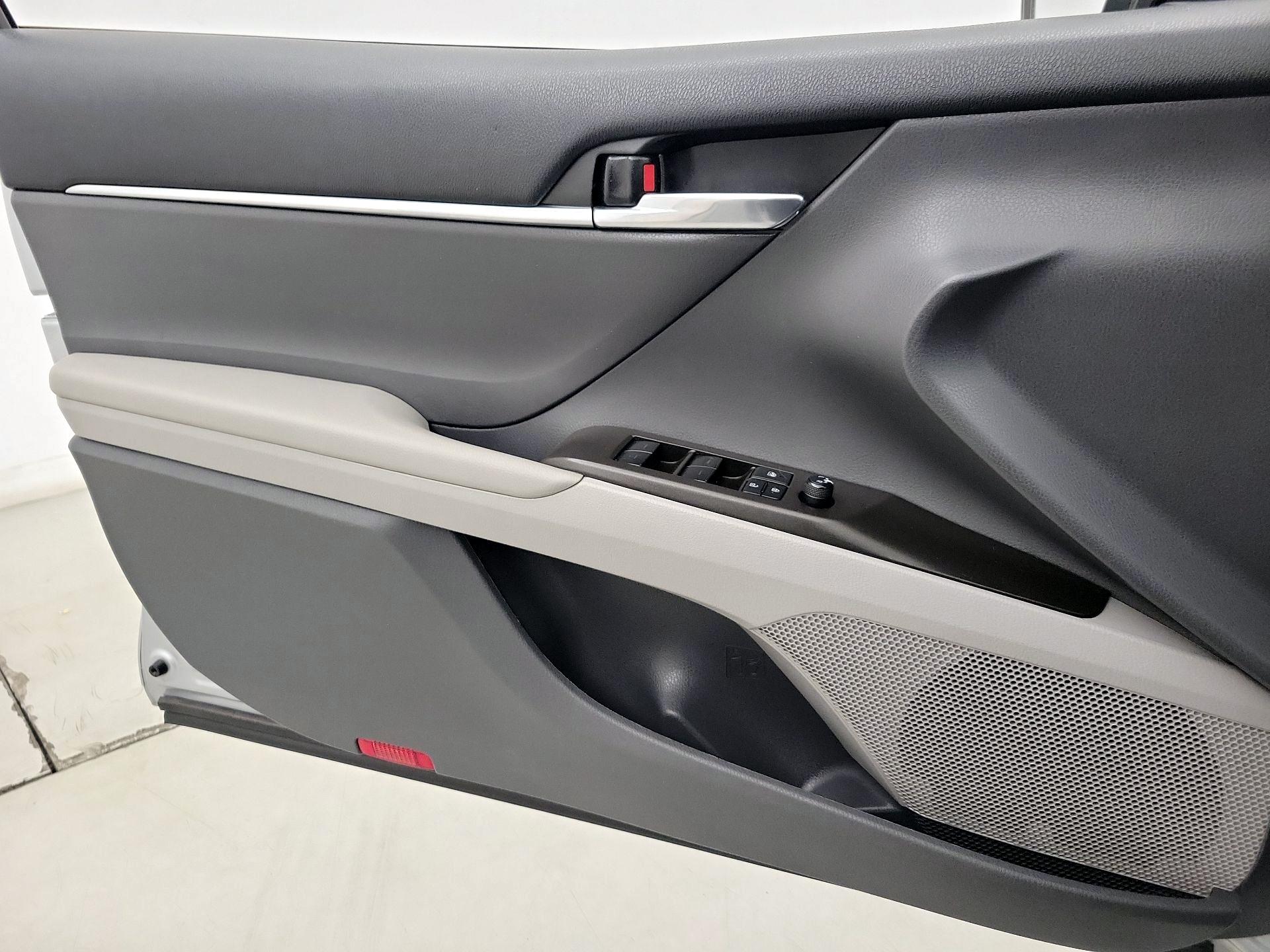 Thumbnail: 2023 Toyota Camry - 12