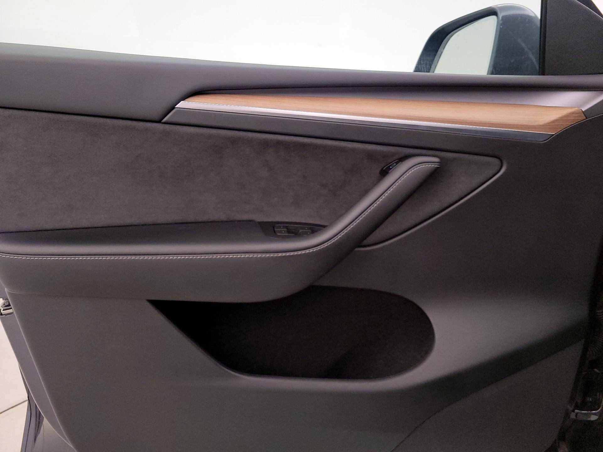 Thumbnail: 2023 Tesla Model Y - 12