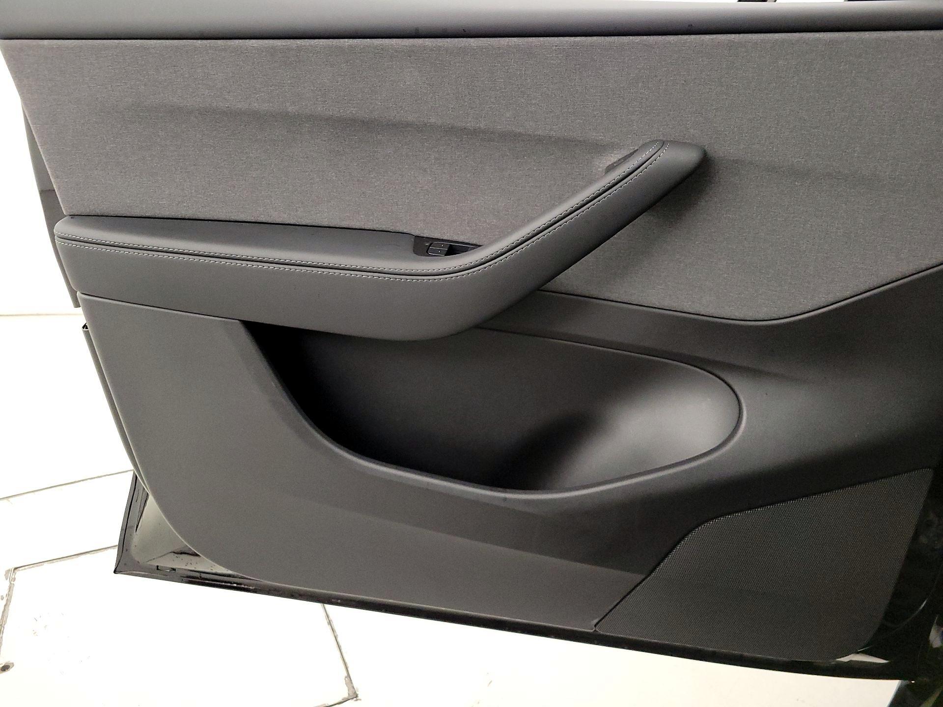 Thumbnail: 2026 Tesla Model Y - 12