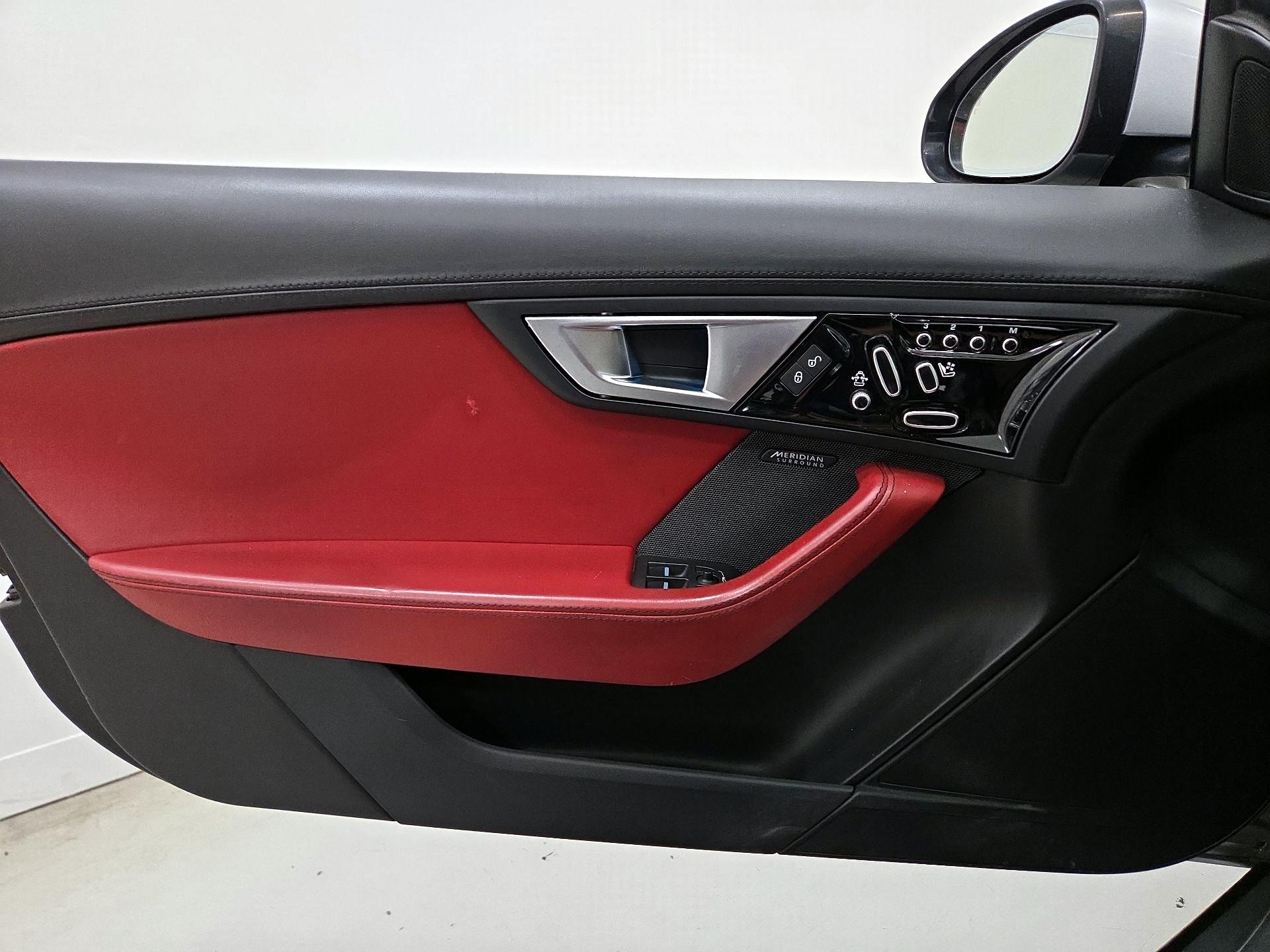 Thumbnail: 2016 Jaguar F-Type - 12