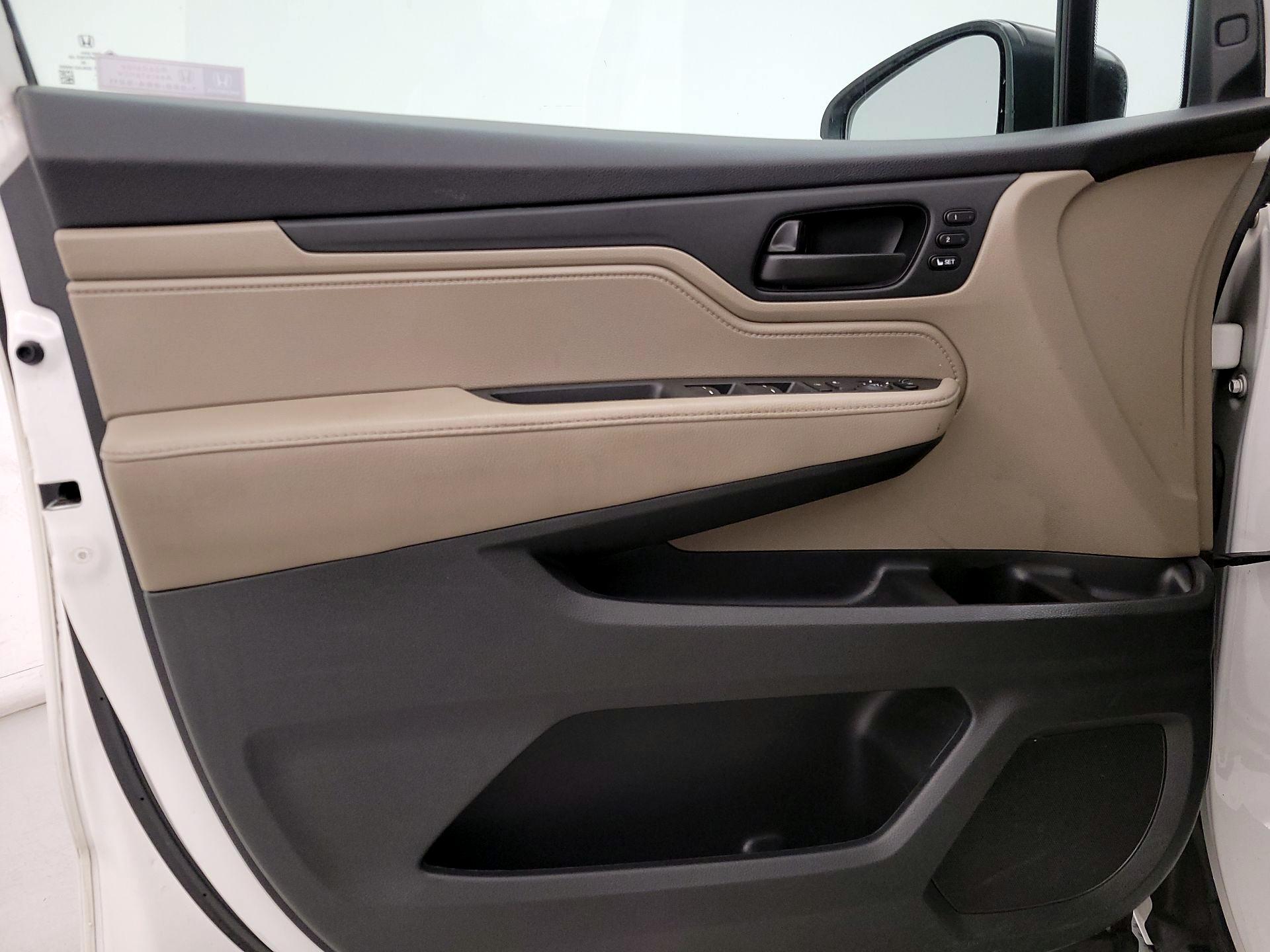 Thumbnail: 2020 Honda Odyssey - 12