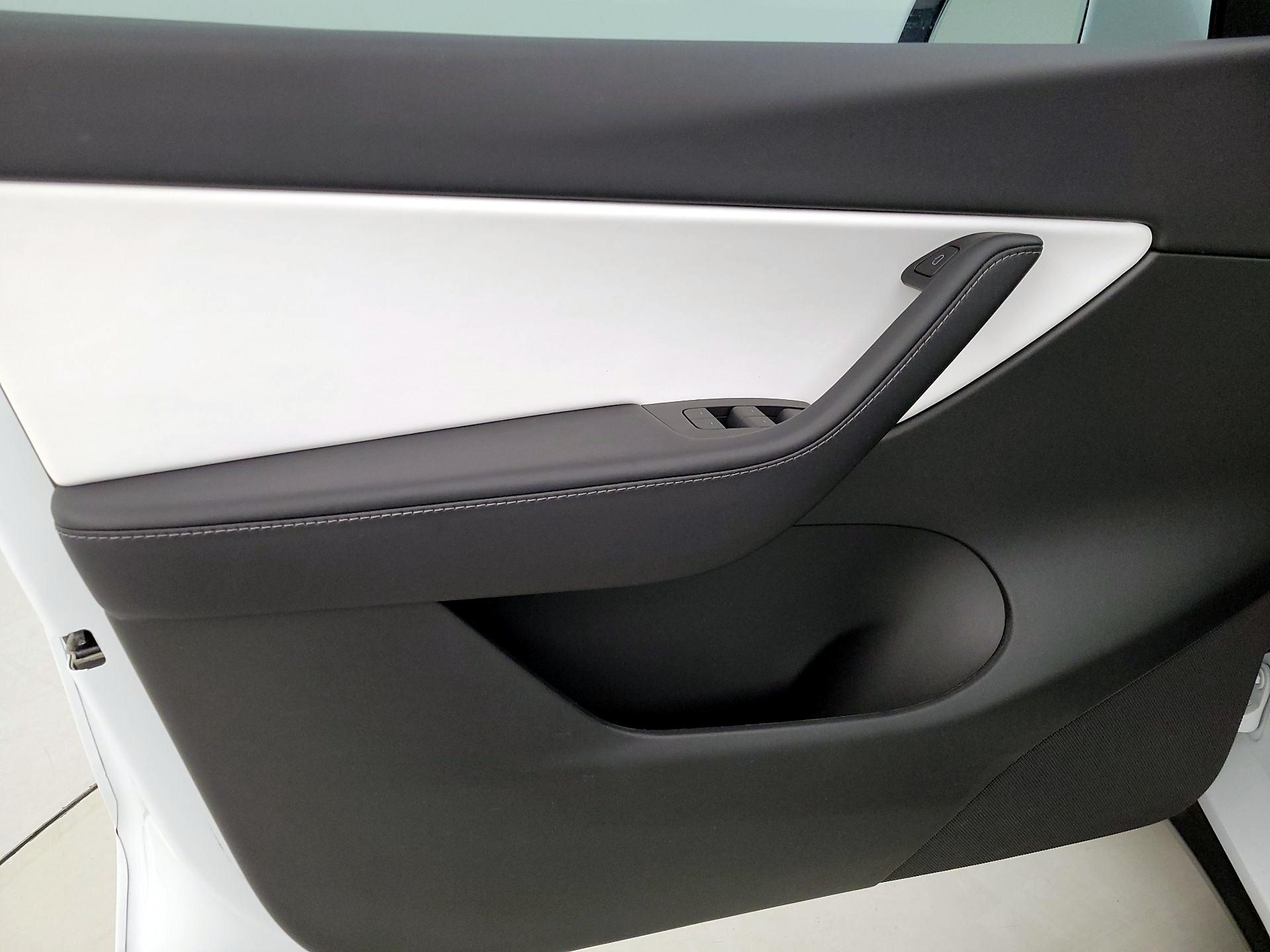 Thumbnail: 2022 Tesla Model Y - 12