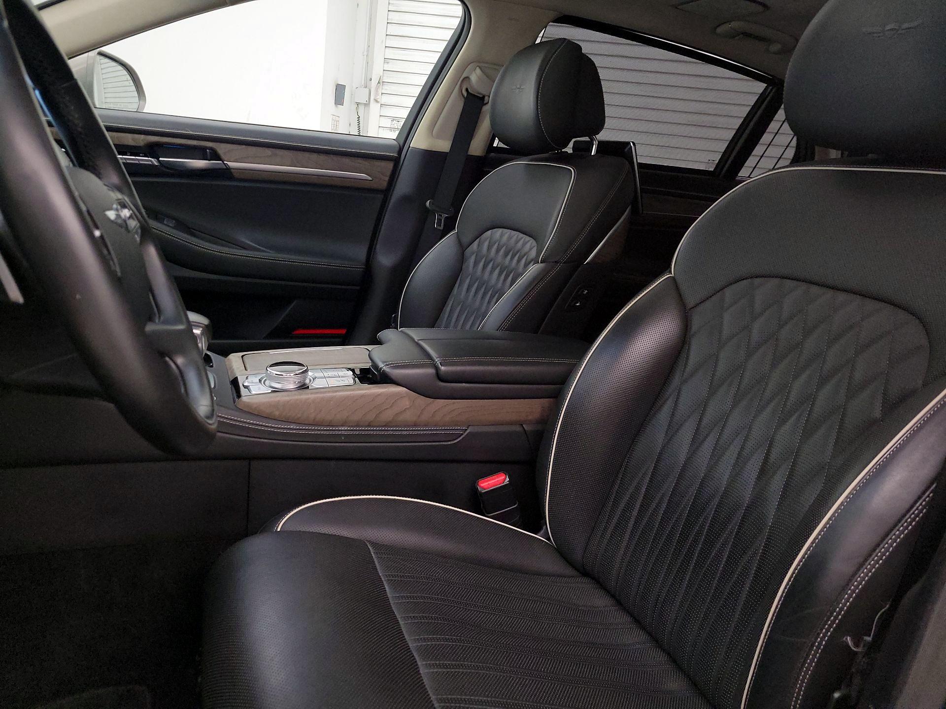 Thumbnail: 2022 Genesis G90 - 11