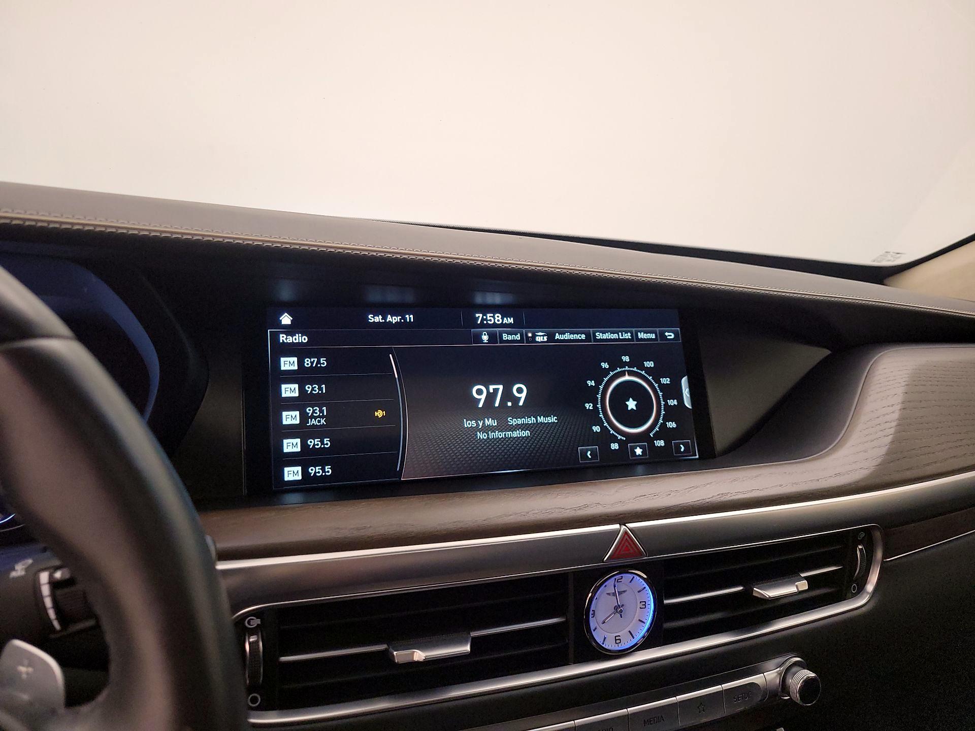 Thumbnail: 2022 Genesis G90 - 16