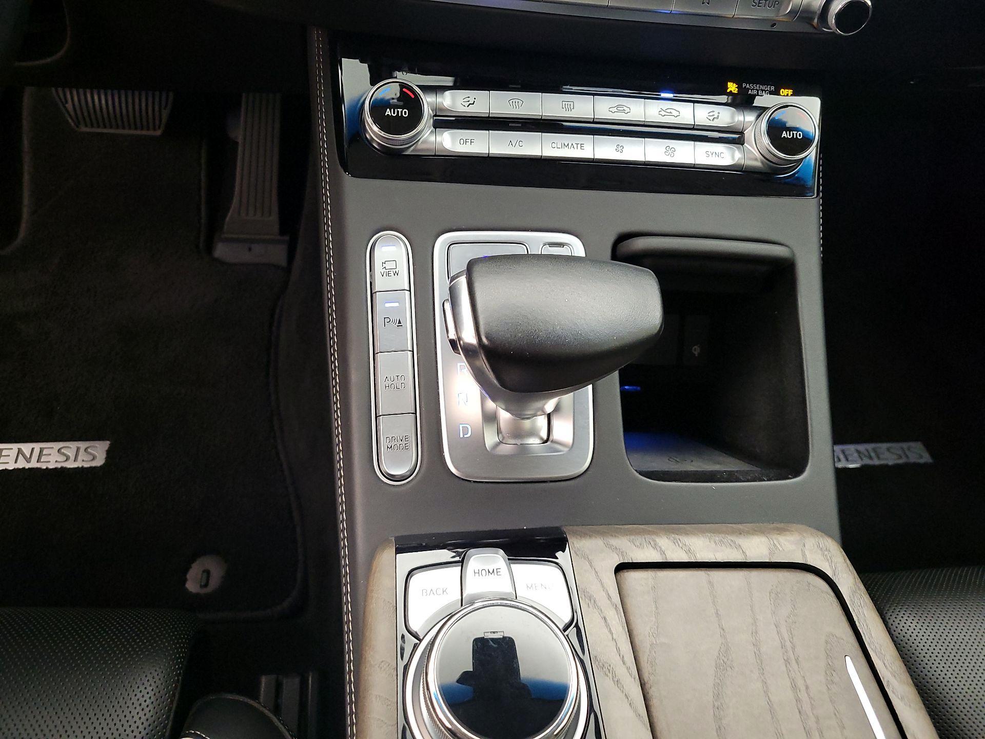 Thumbnail: 2022 Genesis G90 - 18