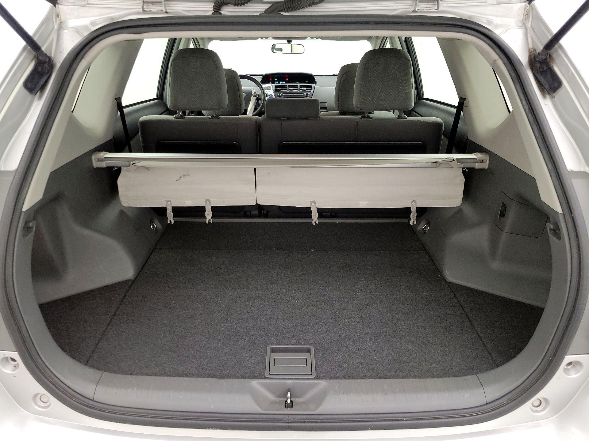 Thumbnail: 2014 Toyota Prius v - 18