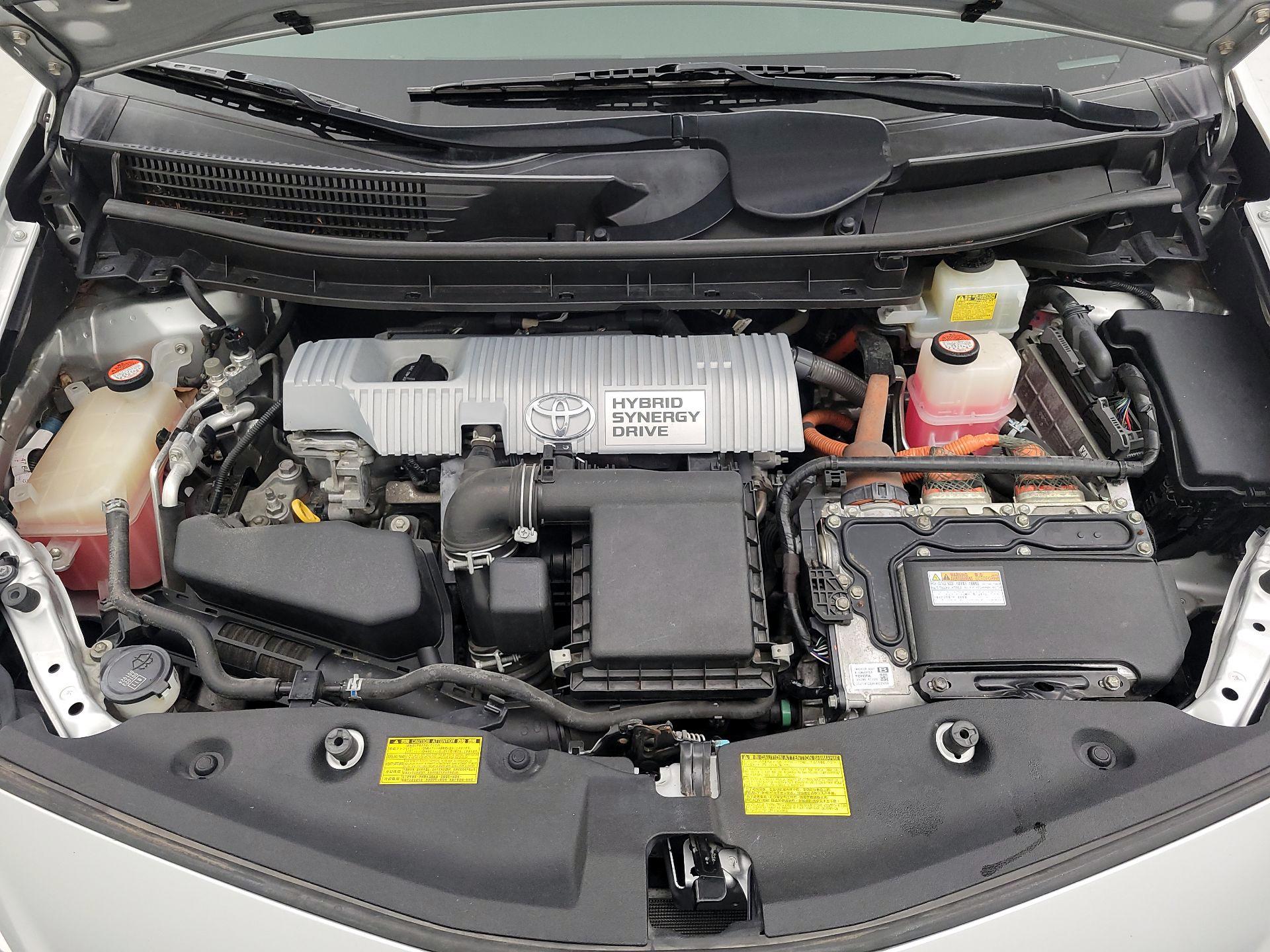 Thumbnail: 2014 Toyota Prius v - 19