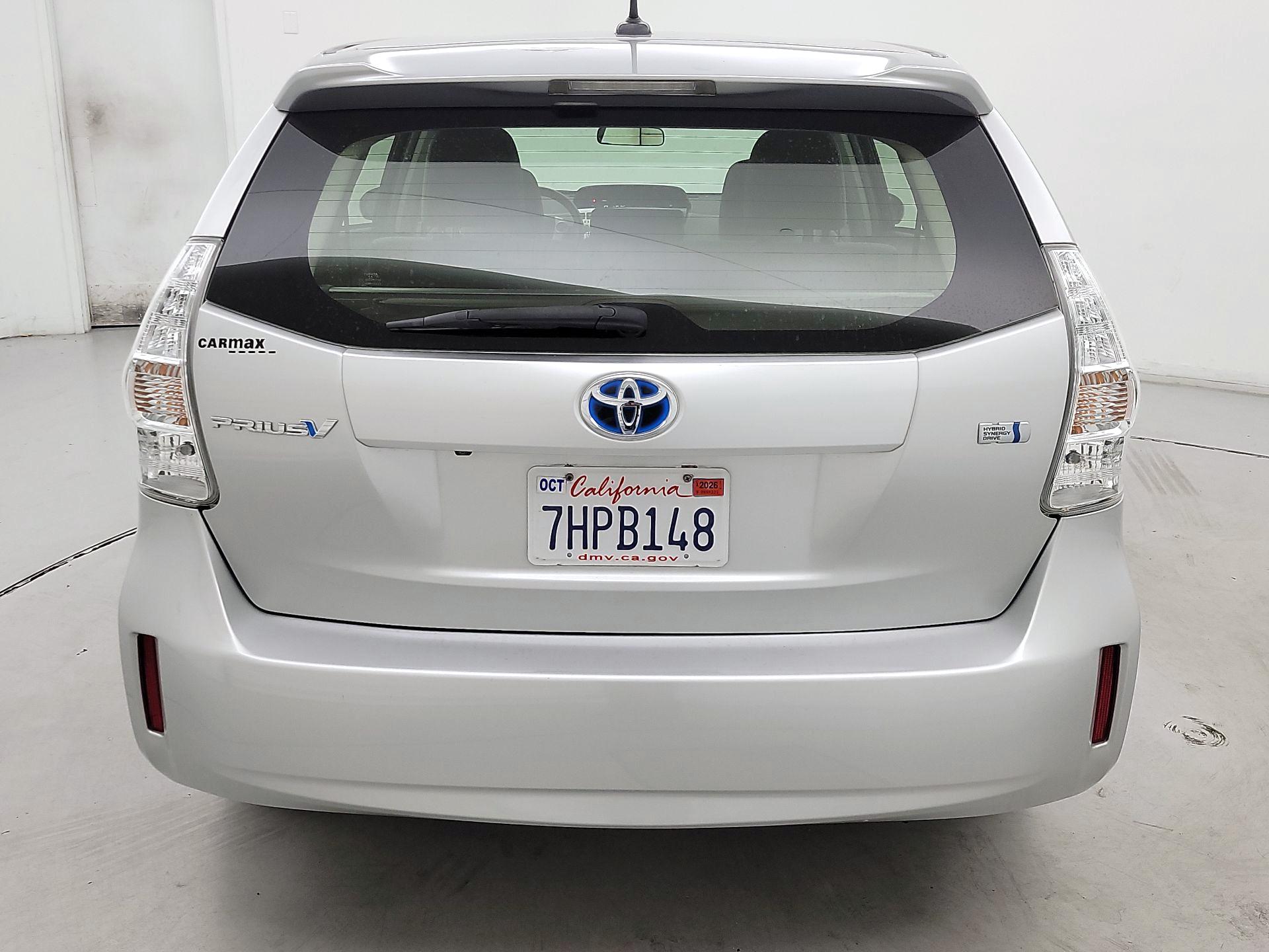 Thumbnail: 2014 Toyota Prius v - 6