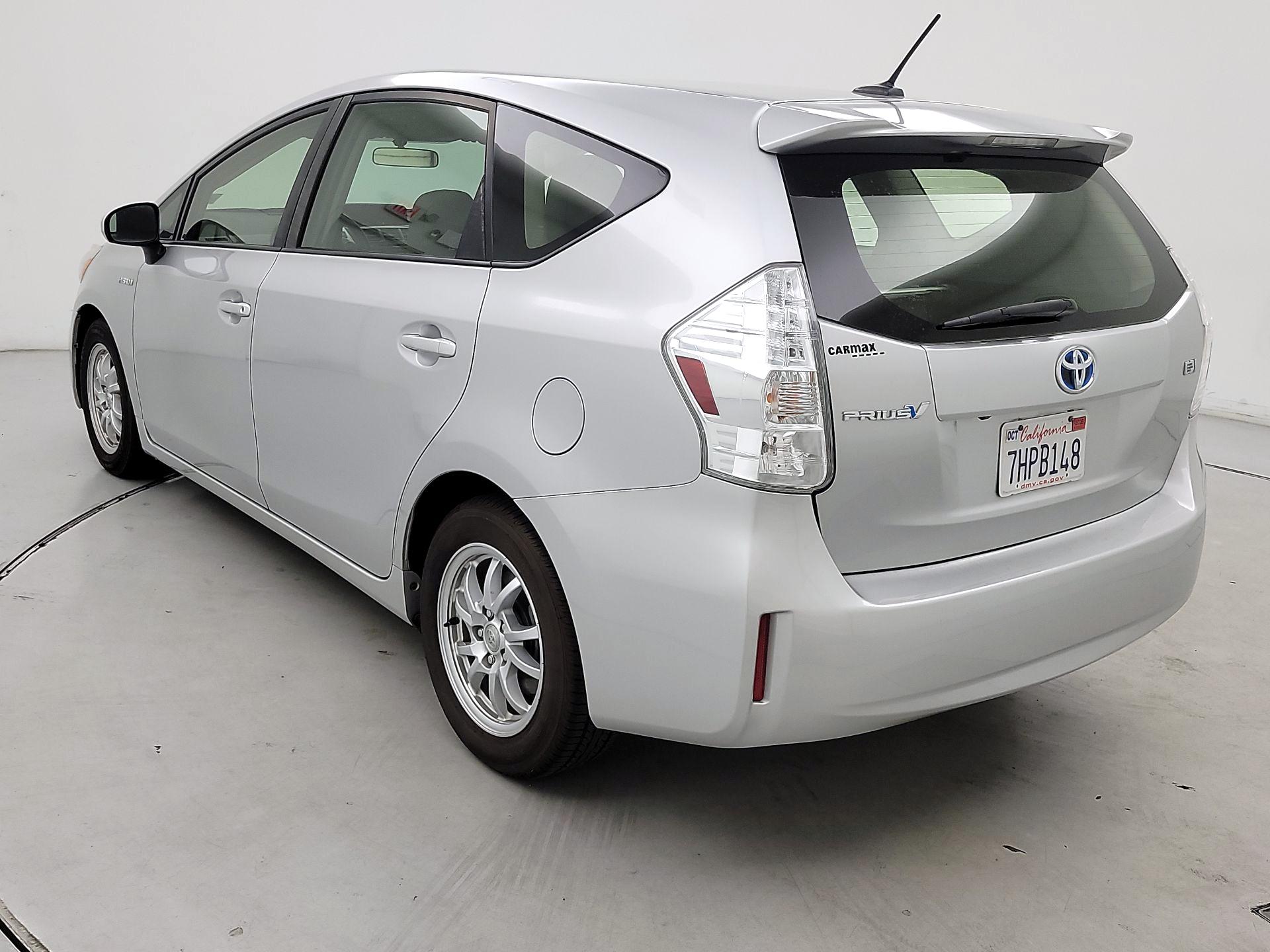 Thumbnail: 2014 Toyota Prius v - 7