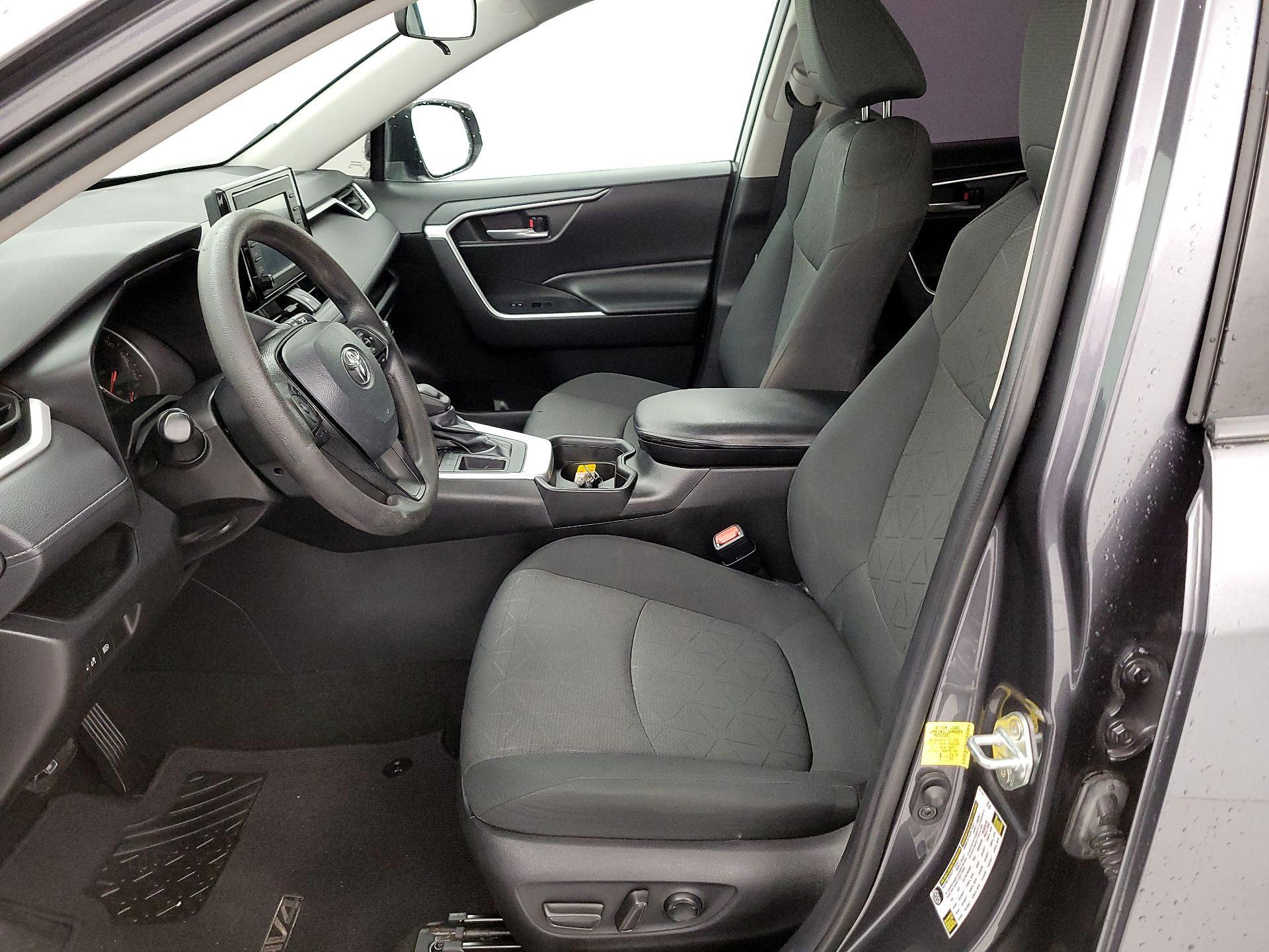 Thumbnail: 2021 Toyota RAV4 - 11