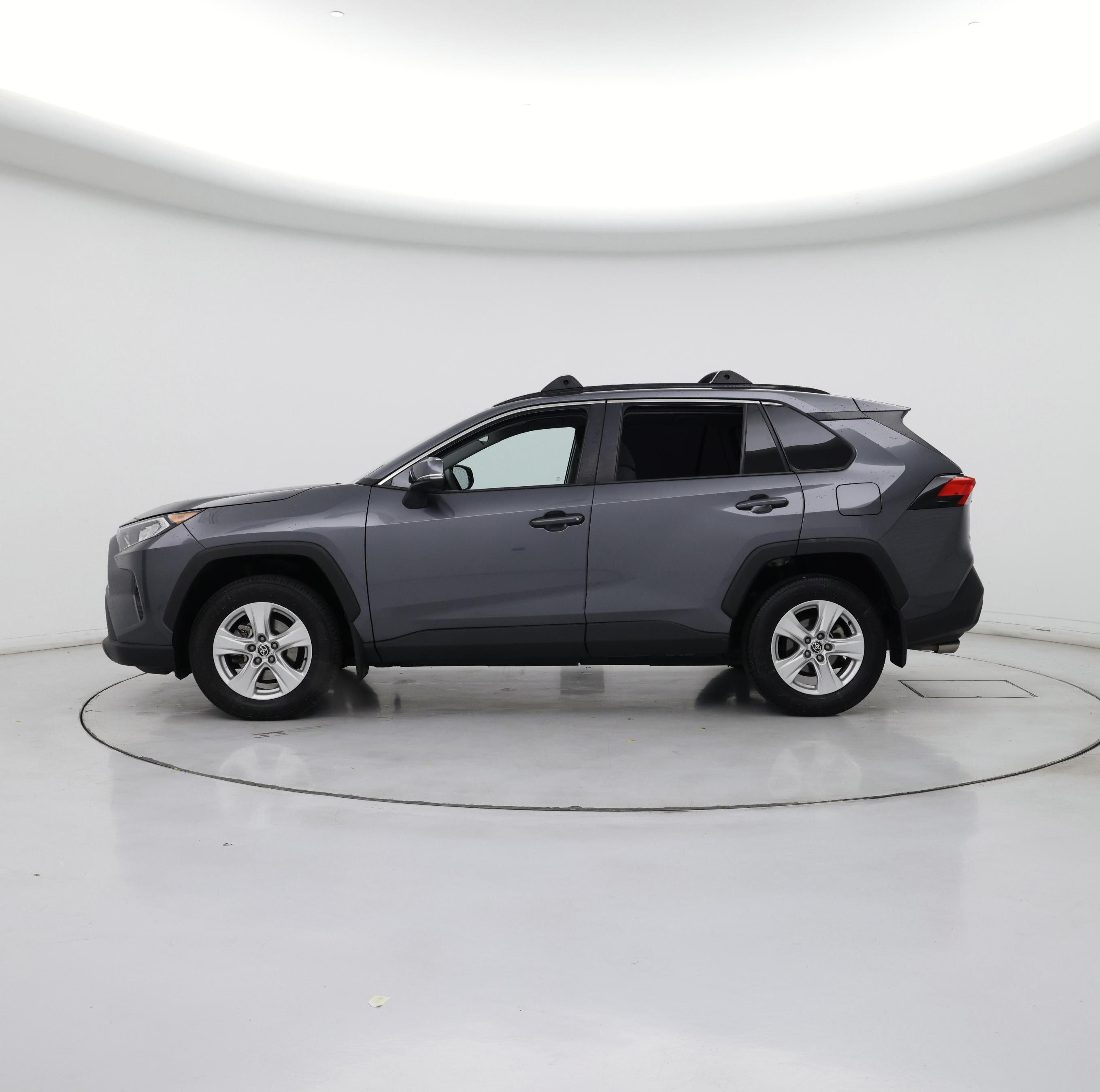 Thumbnail: 2021 Toyota RAV4 - 3