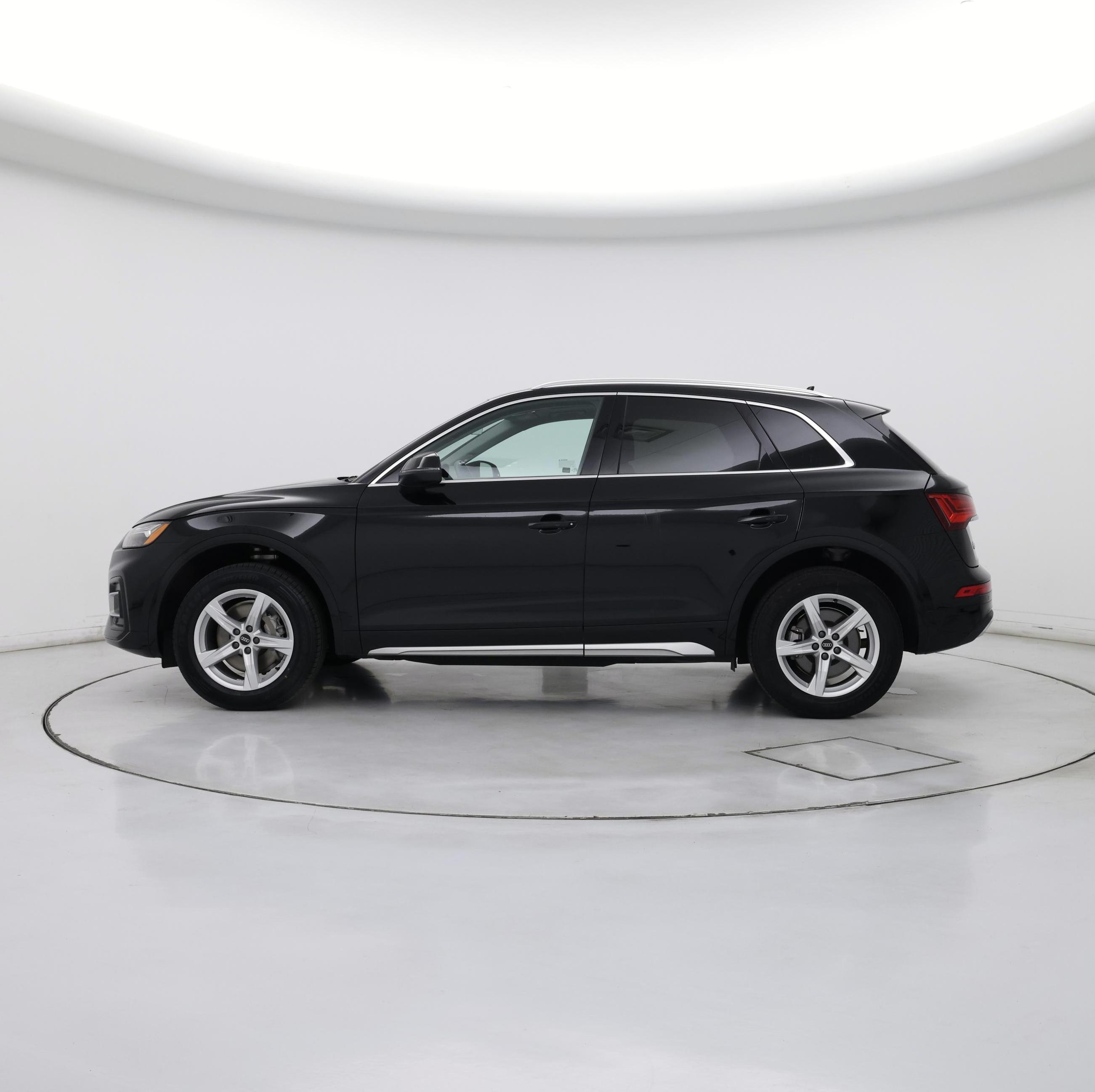 Thumbnail: 2023 Audi Q5 - 3