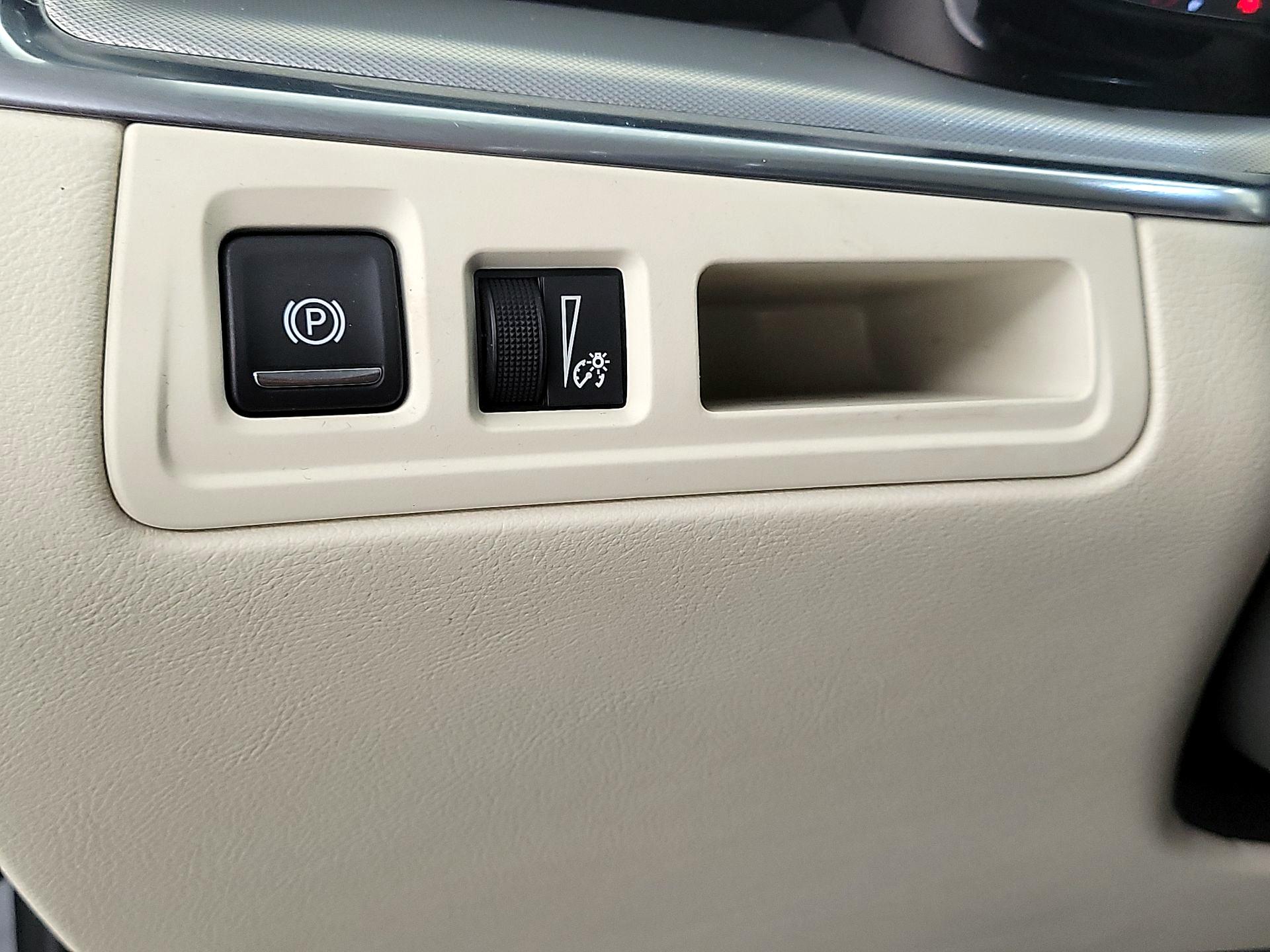 Thumbnail: 2021 Cadillac XT5 - 13