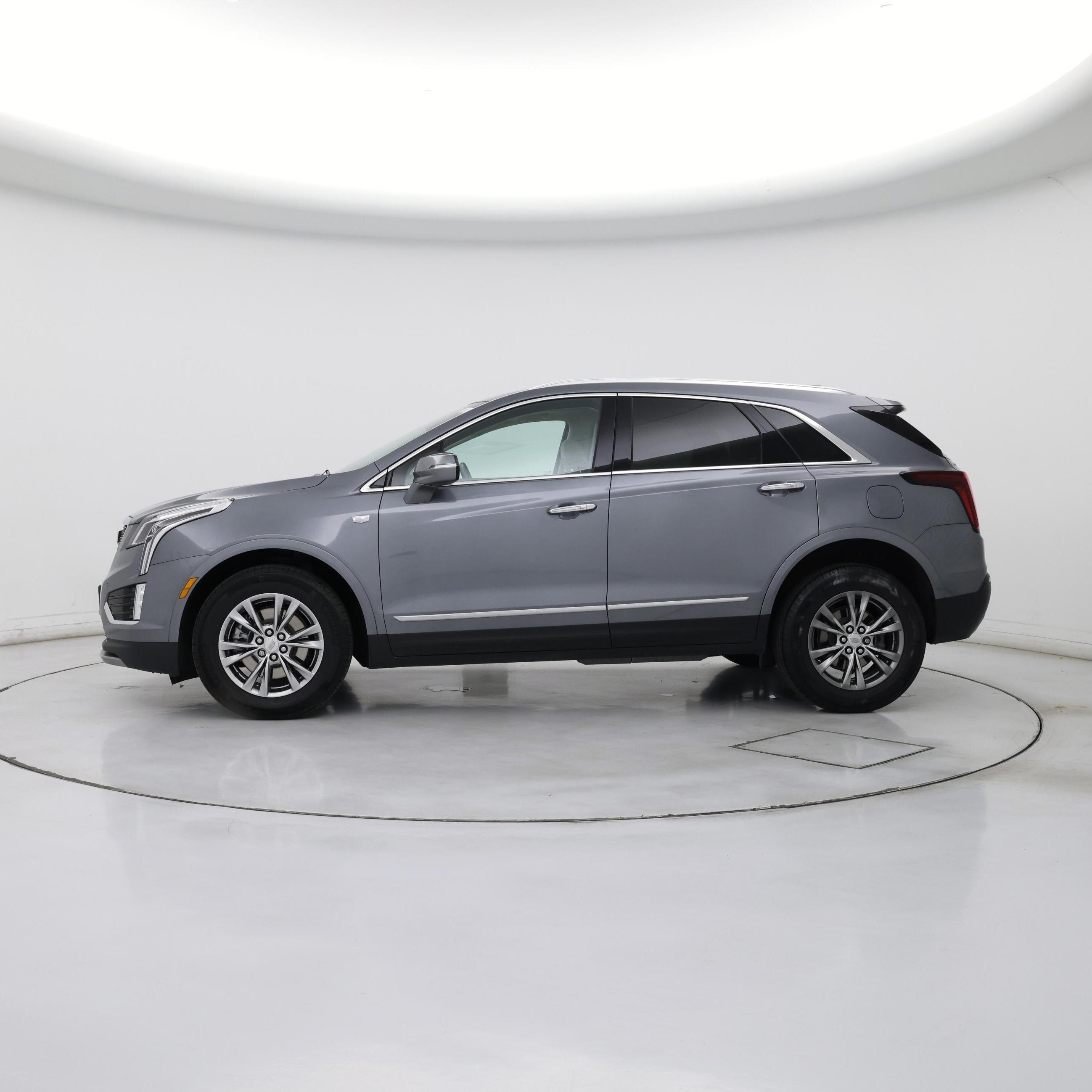 Thumbnail: 2021 Cadillac XT5 - 3