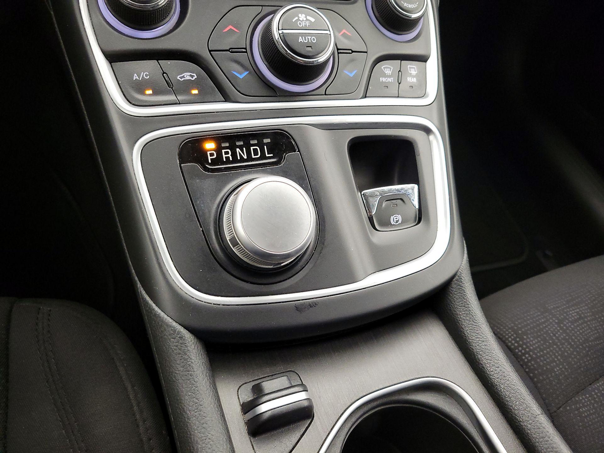 Thumbnail: 2015 Chrysler 200 - 18