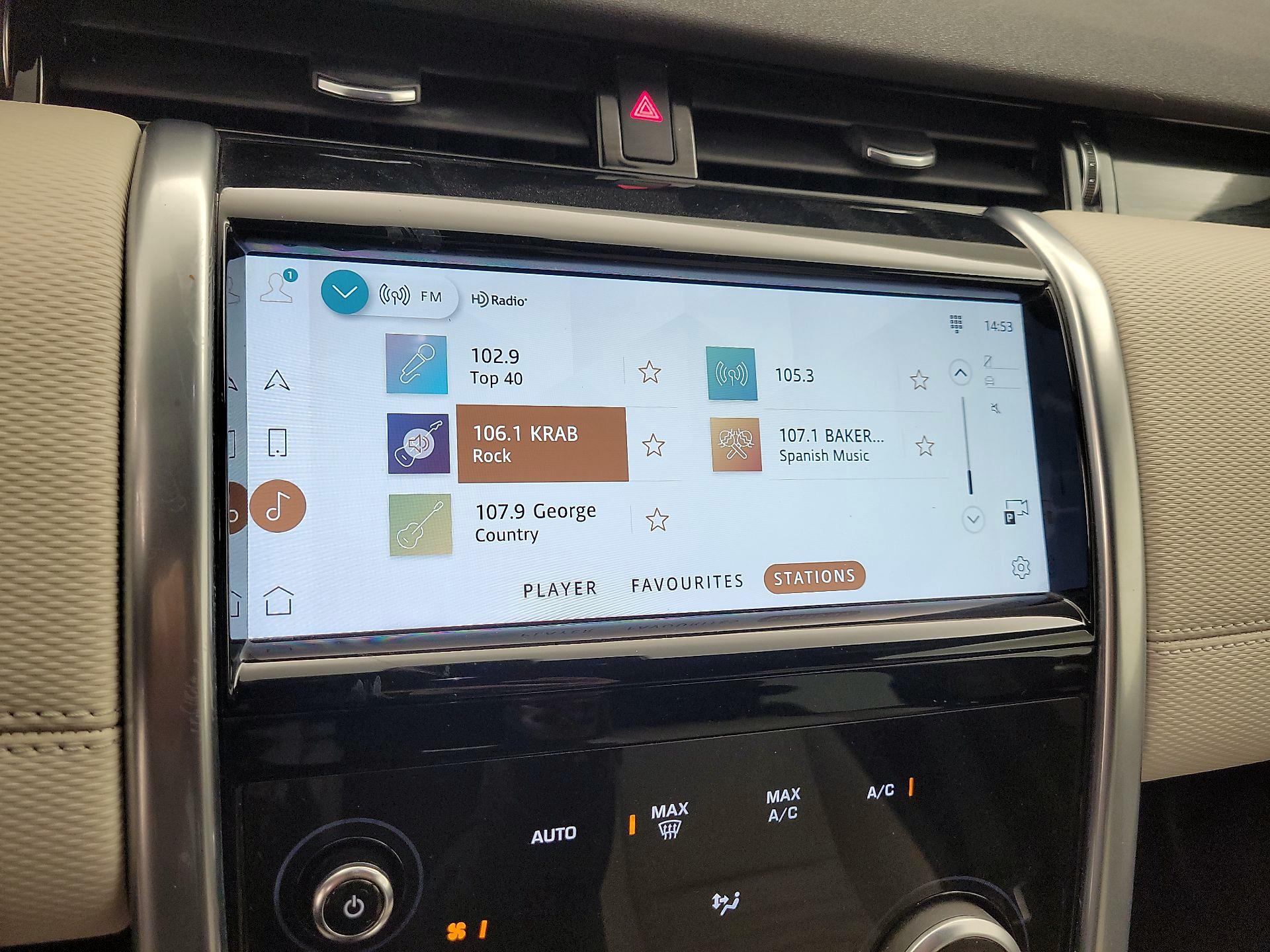 Thumbnail: 2022 Land Rover Discovery Sport - 16