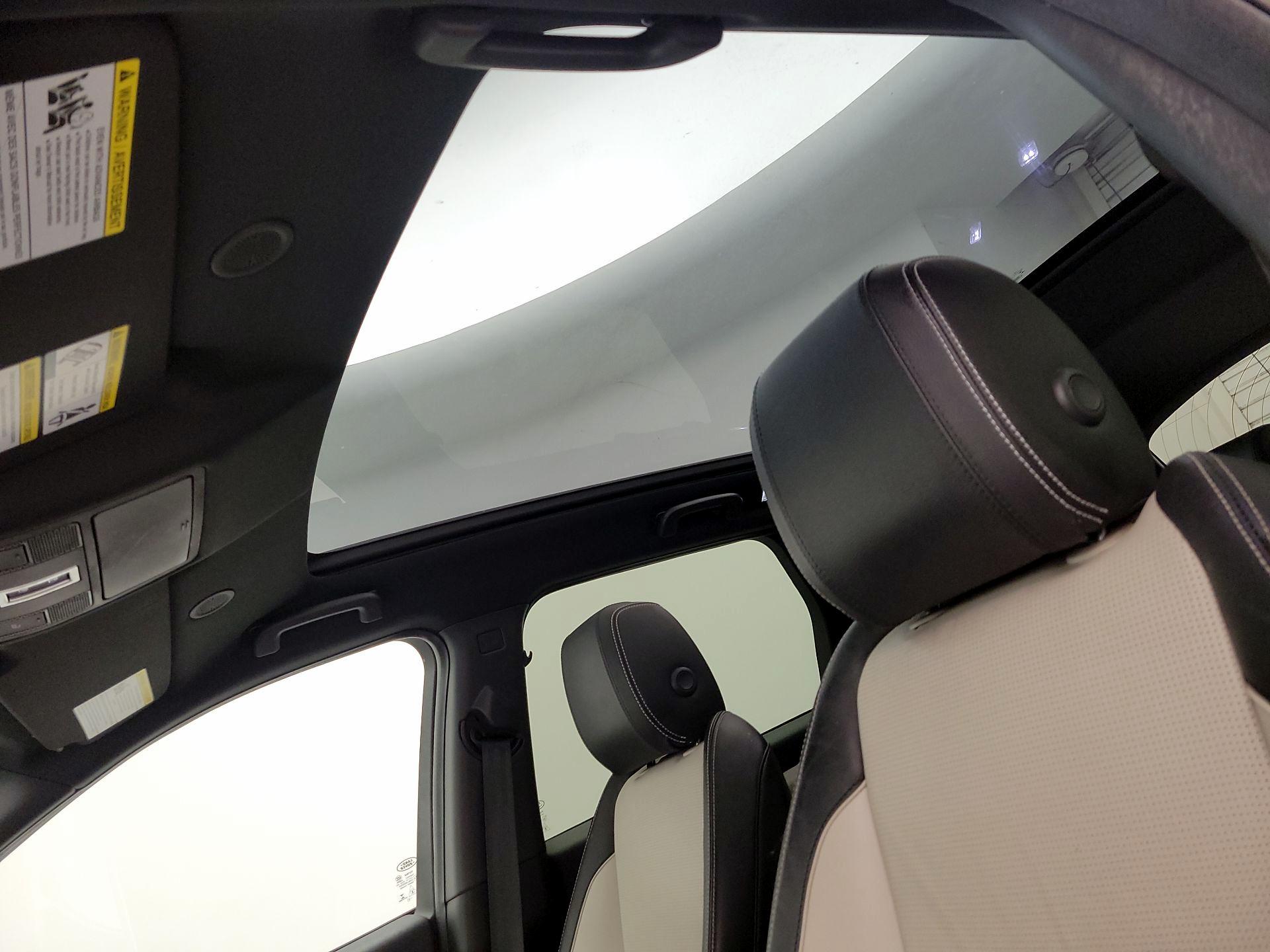 Thumbnail: 2022 Land Rover Discovery Sport - 20