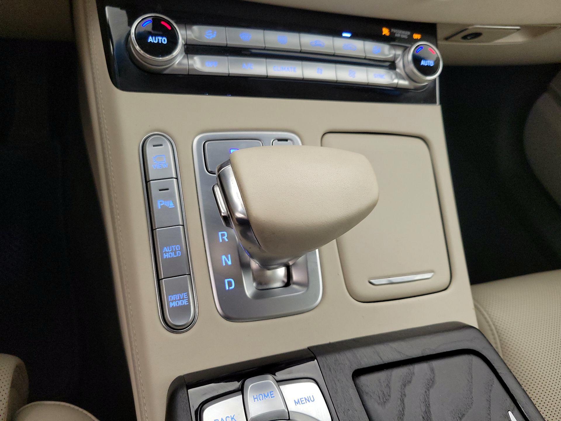 Thumbnail: 2020 Genesis G90 - 18