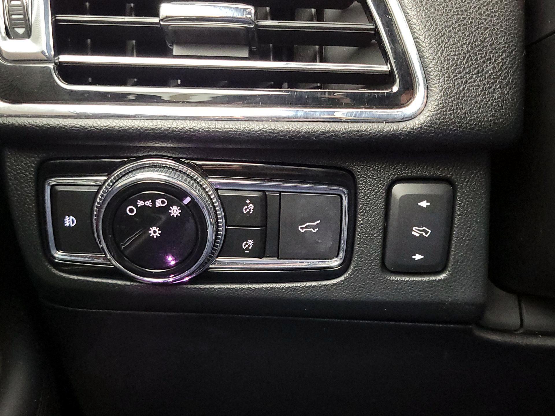 Thumbnail: 2019 Lincoln Navigator - 13