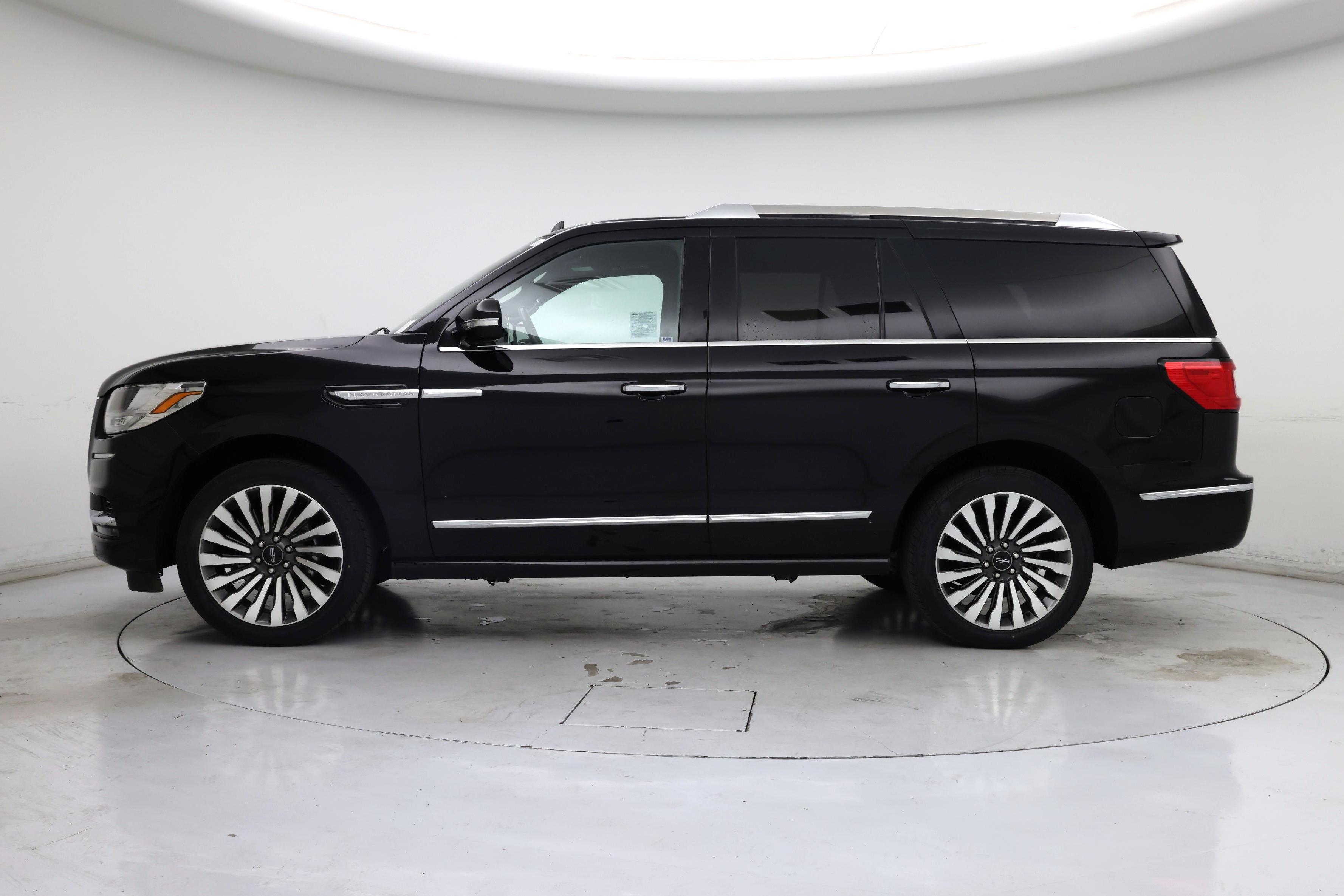 Thumbnail: 2019 Lincoln Navigator - 3