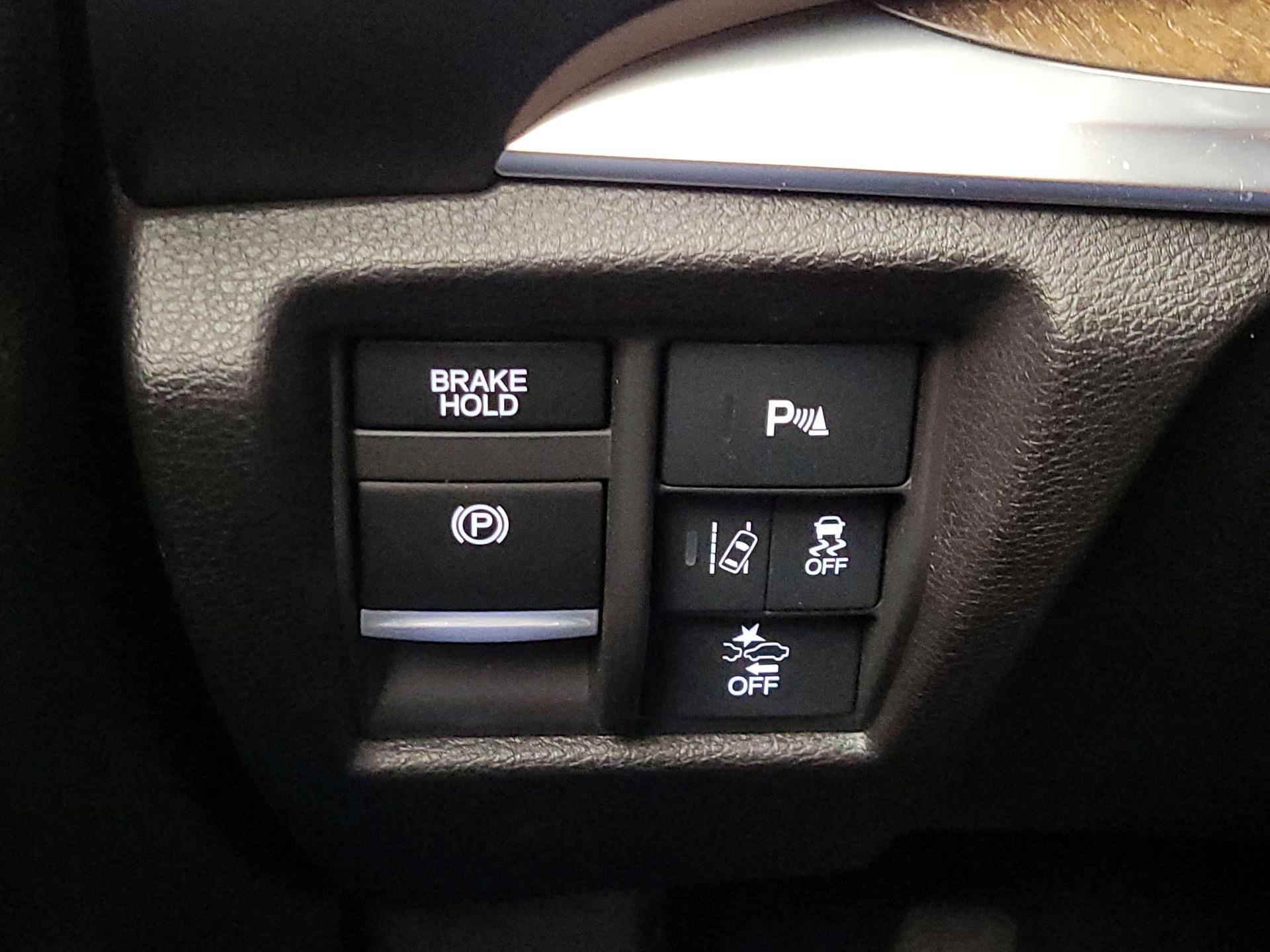 Thumbnail: 2020 Acura MDX - 13