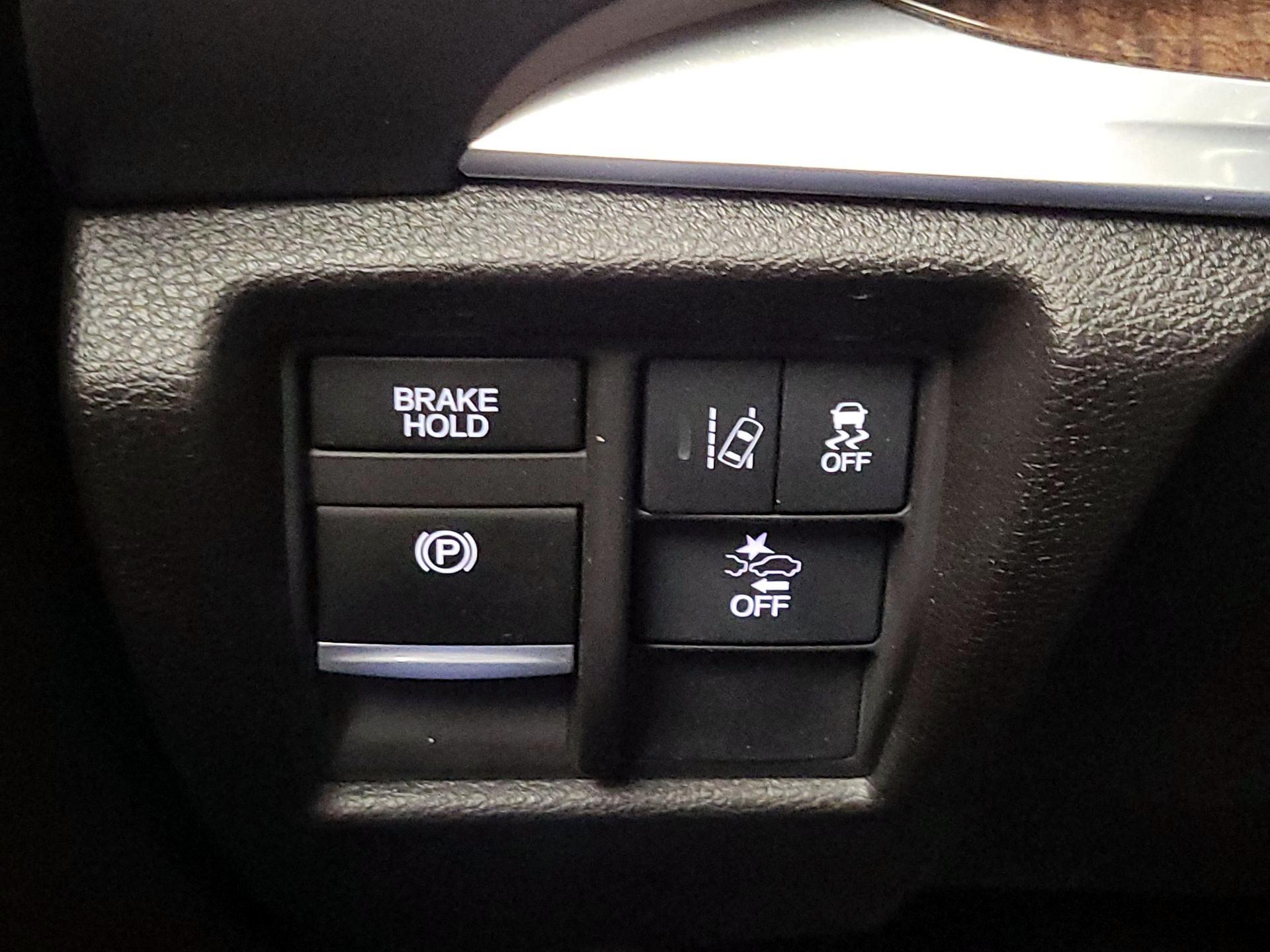 Thumbnail: 2017 Acura MDX - 13