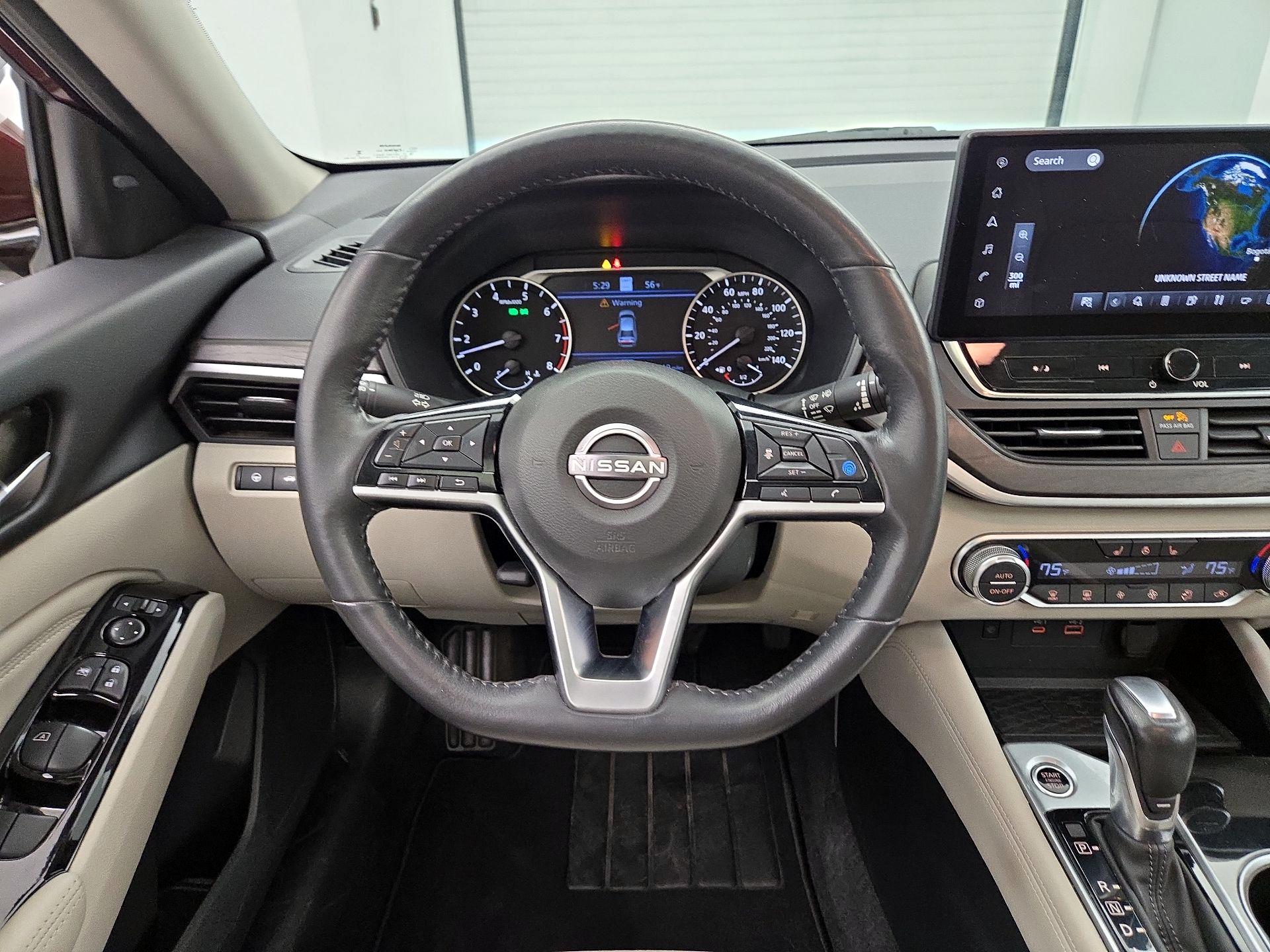 Thumbnail: 2023 Nissan Altima - 10