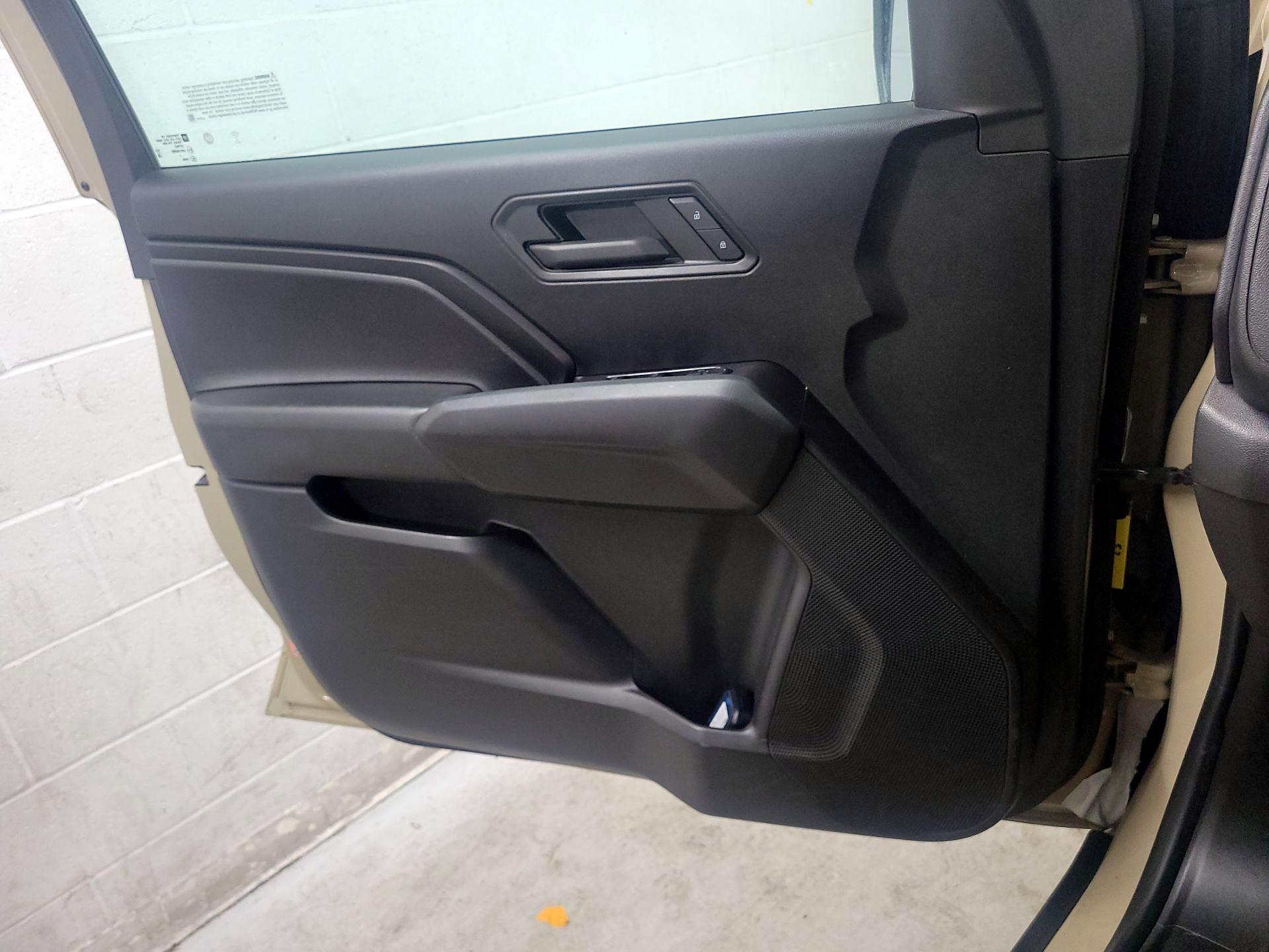 Thumbnail: 2023 Chevrolet Colorado - 12