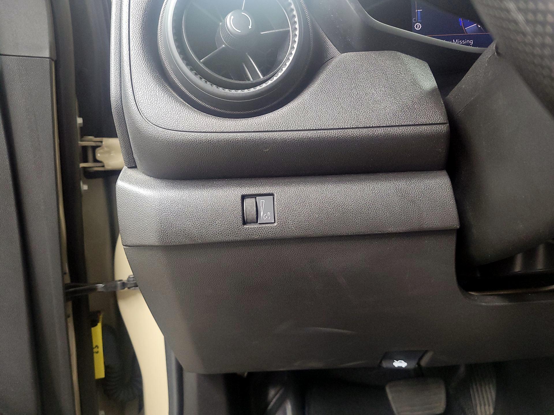 Thumbnail: 2023 Chevrolet Colorado - 13