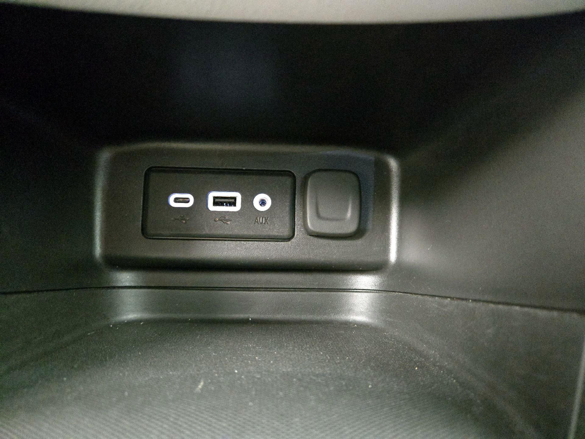 Thumbnail: 2023 Chevrolet Equinox - 18