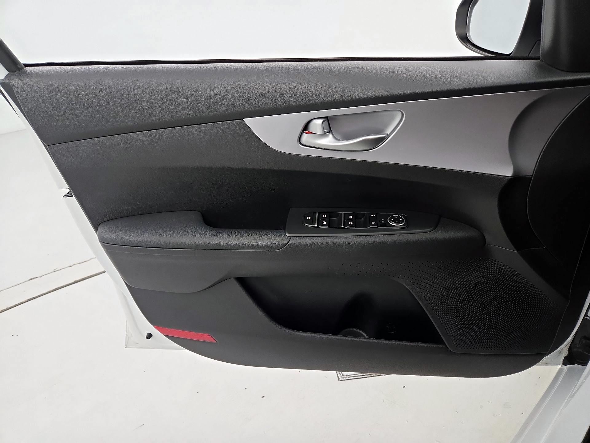 Thumbnail: 2023 Kia Forte - 12