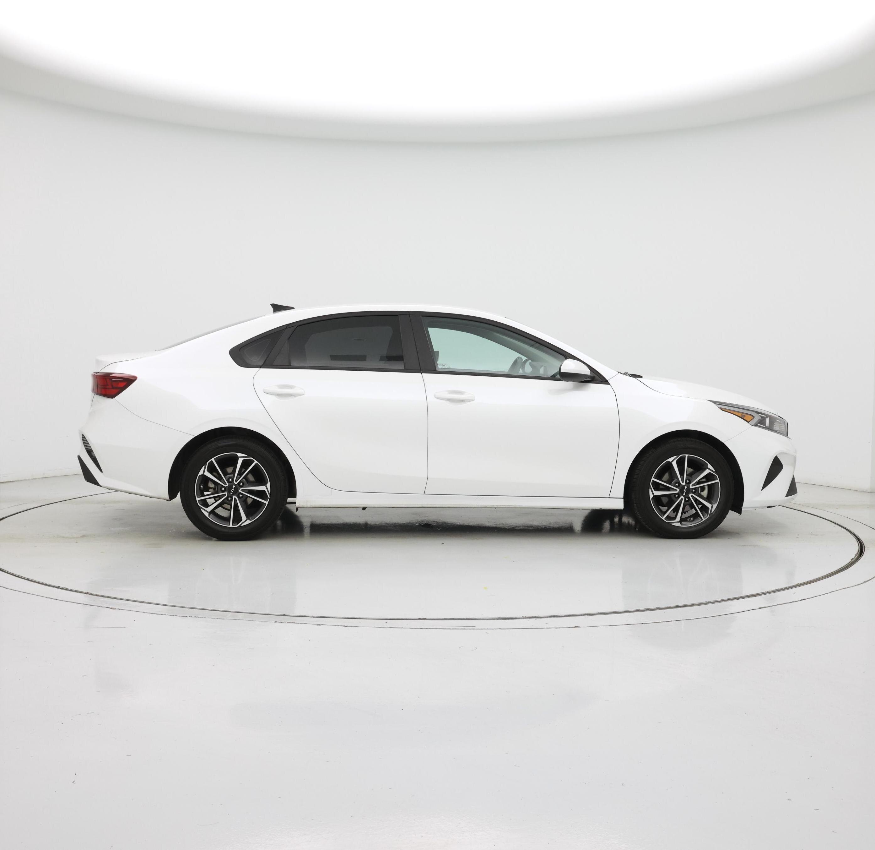 Thumbnail: 2023 Kia Forte - 7