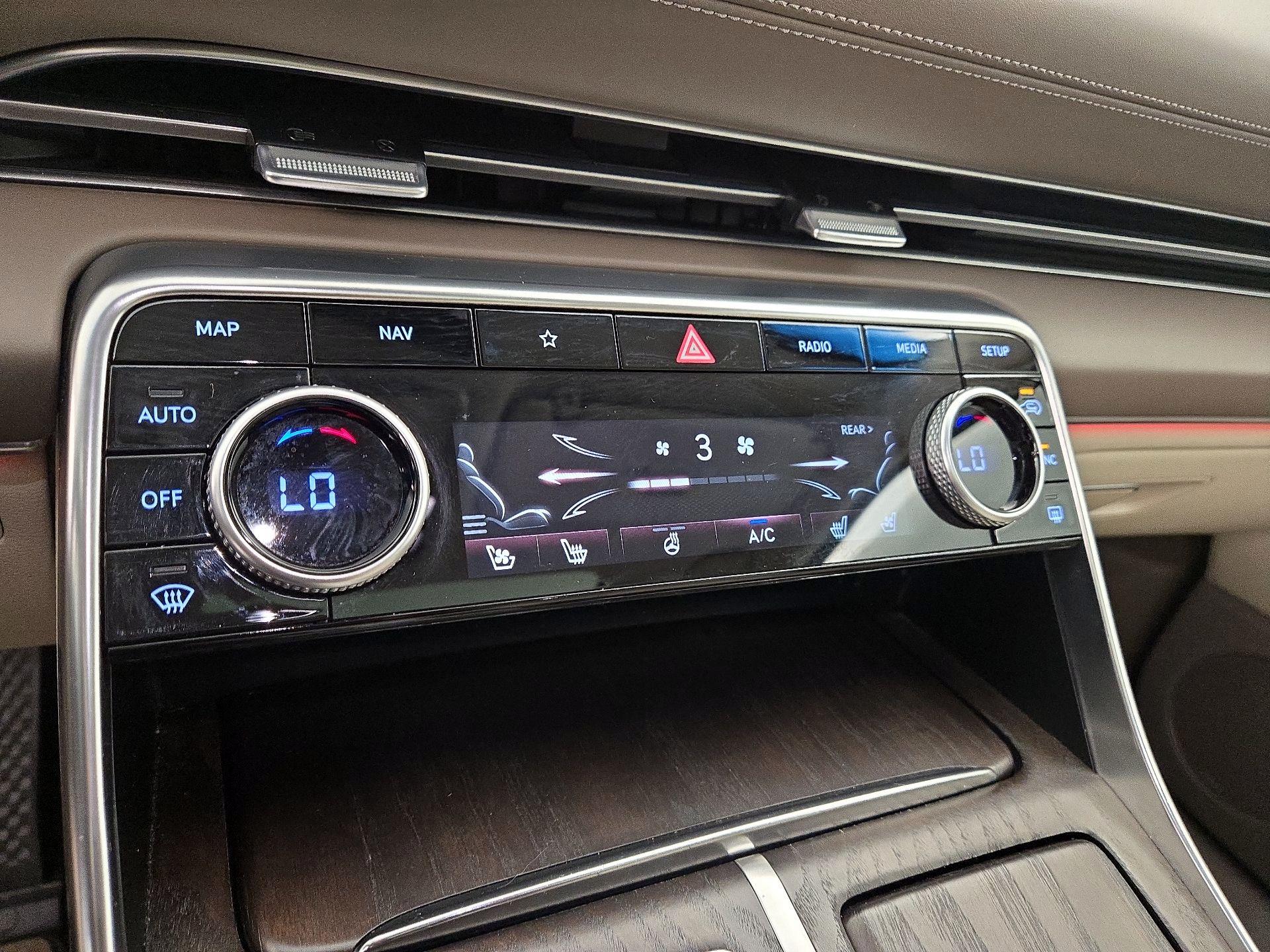 Thumbnail: 2023 Genesis GV80 - 17