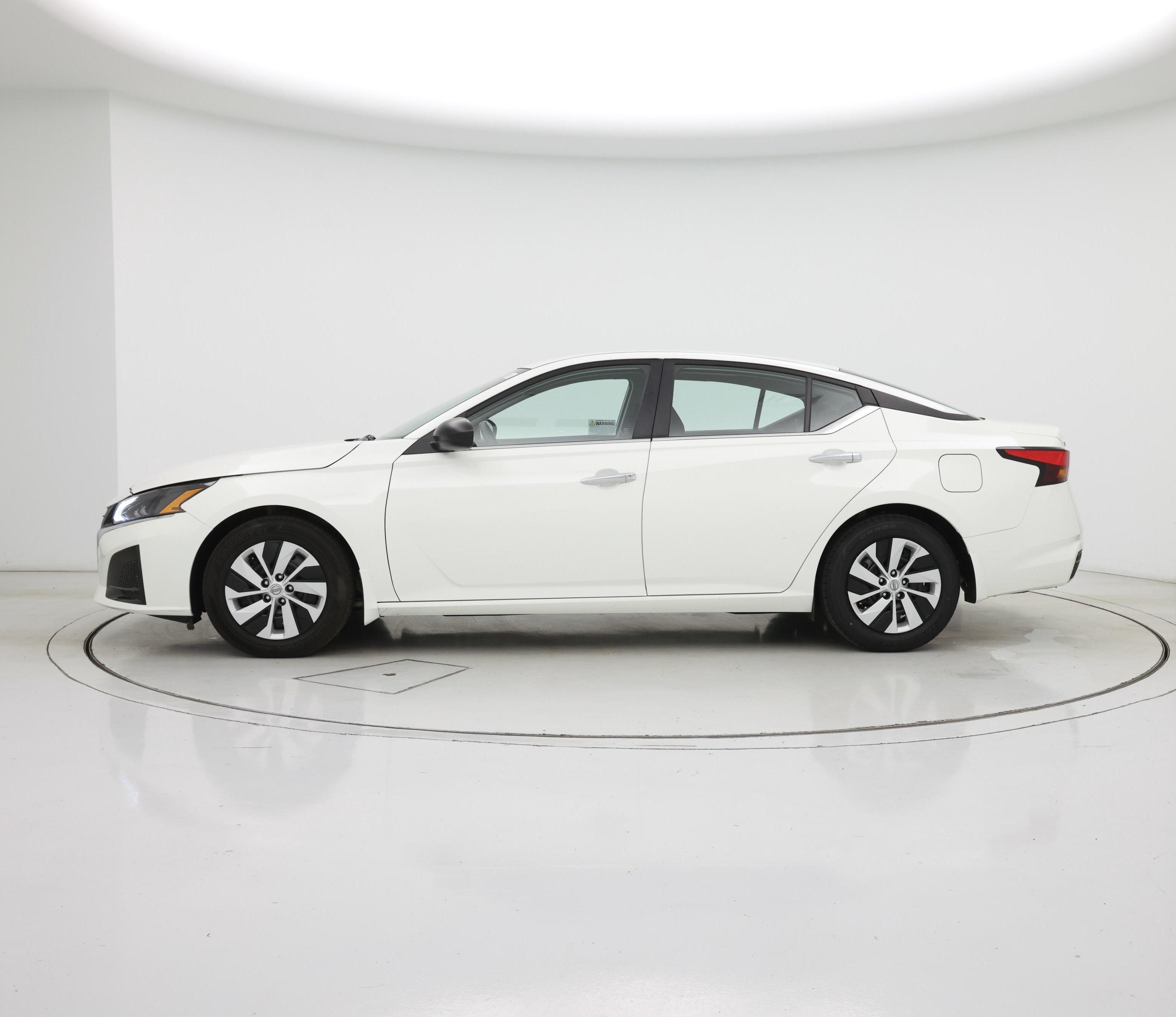 Thumbnail: 2024 Nissan Altima - 3