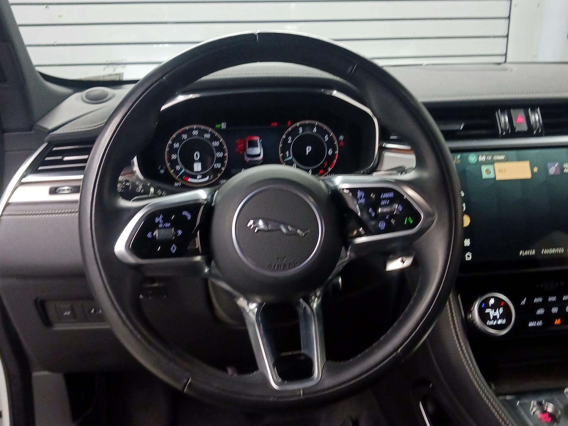 Thumbnail: 2024 Jaguar F-Pace - 10