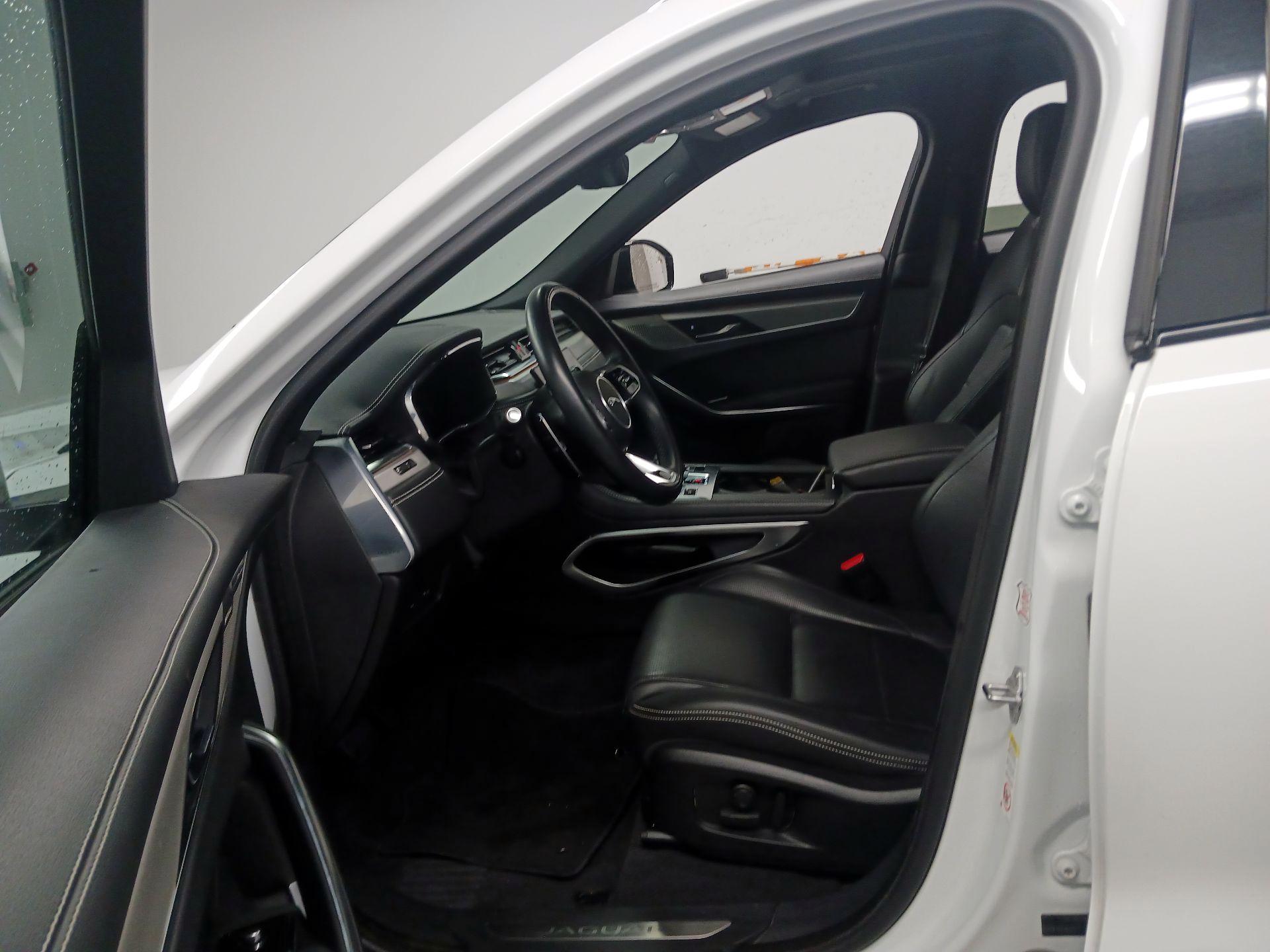 Thumbnail: 2024 Jaguar F-Pace - 11