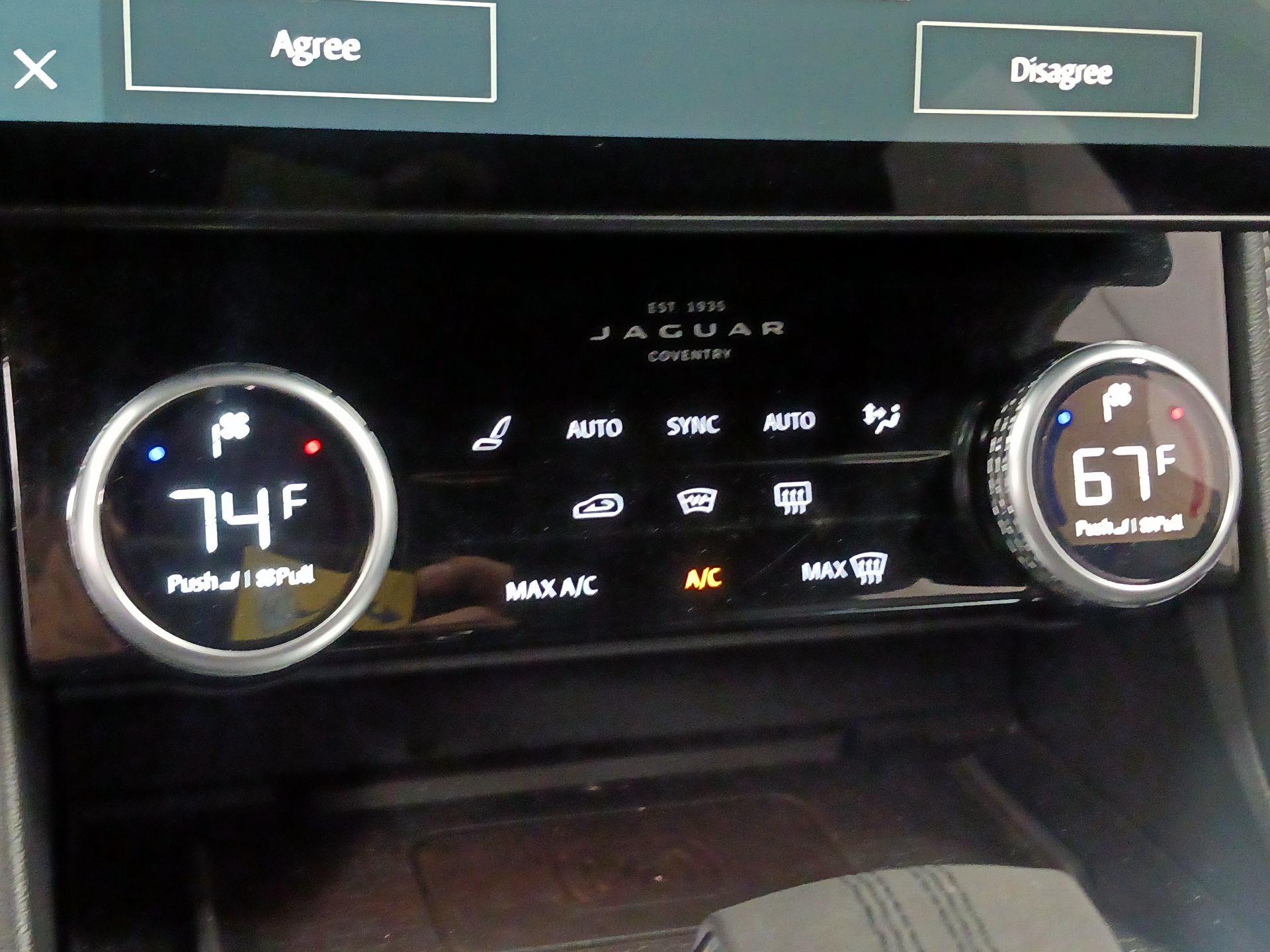 Thumbnail: 2024 Jaguar F-Pace - 15