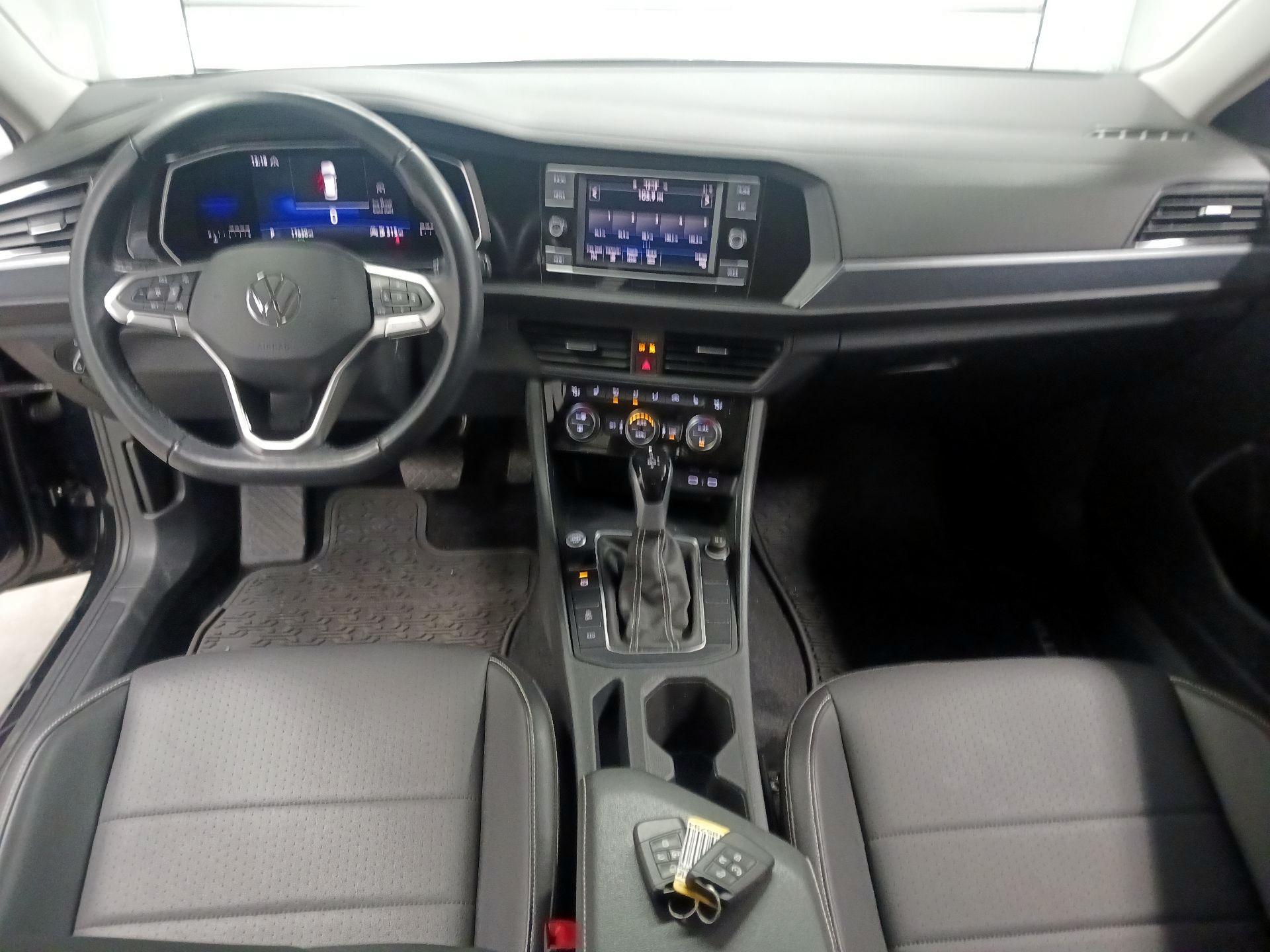 Thumbnail: 2023 Volkswagen Jetta - 9