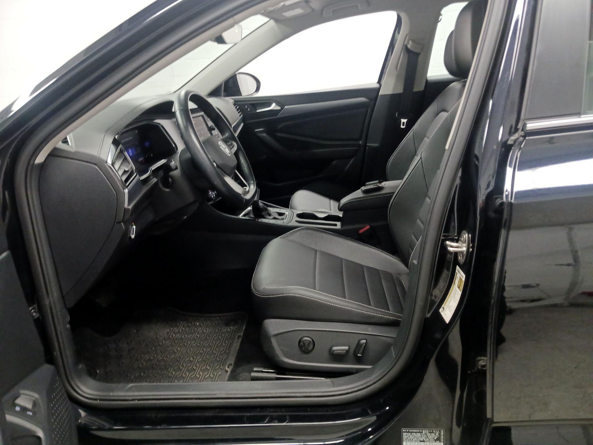 Thumbnail: 2023 Volkswagen Jetta - 11