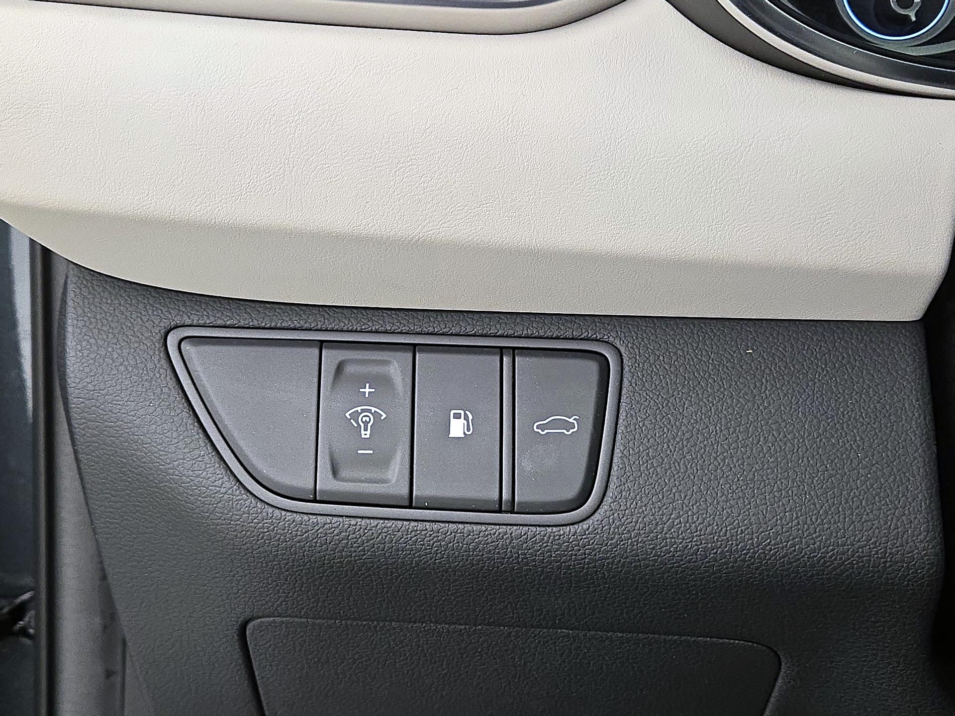 Thumbnail: 2023 Genesis G70 - 13