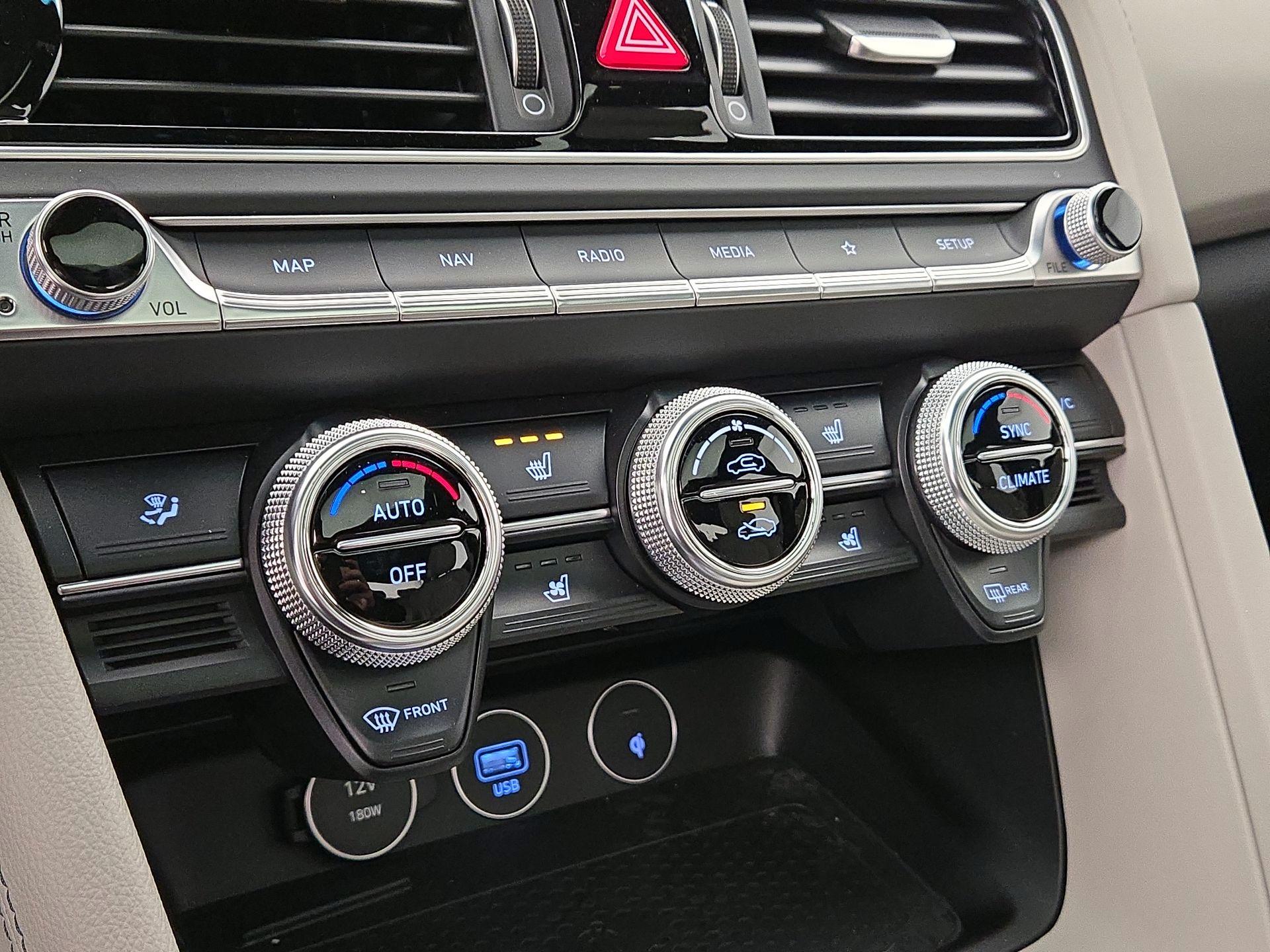 Thumbnail: 2023 Genesis G70 - 17