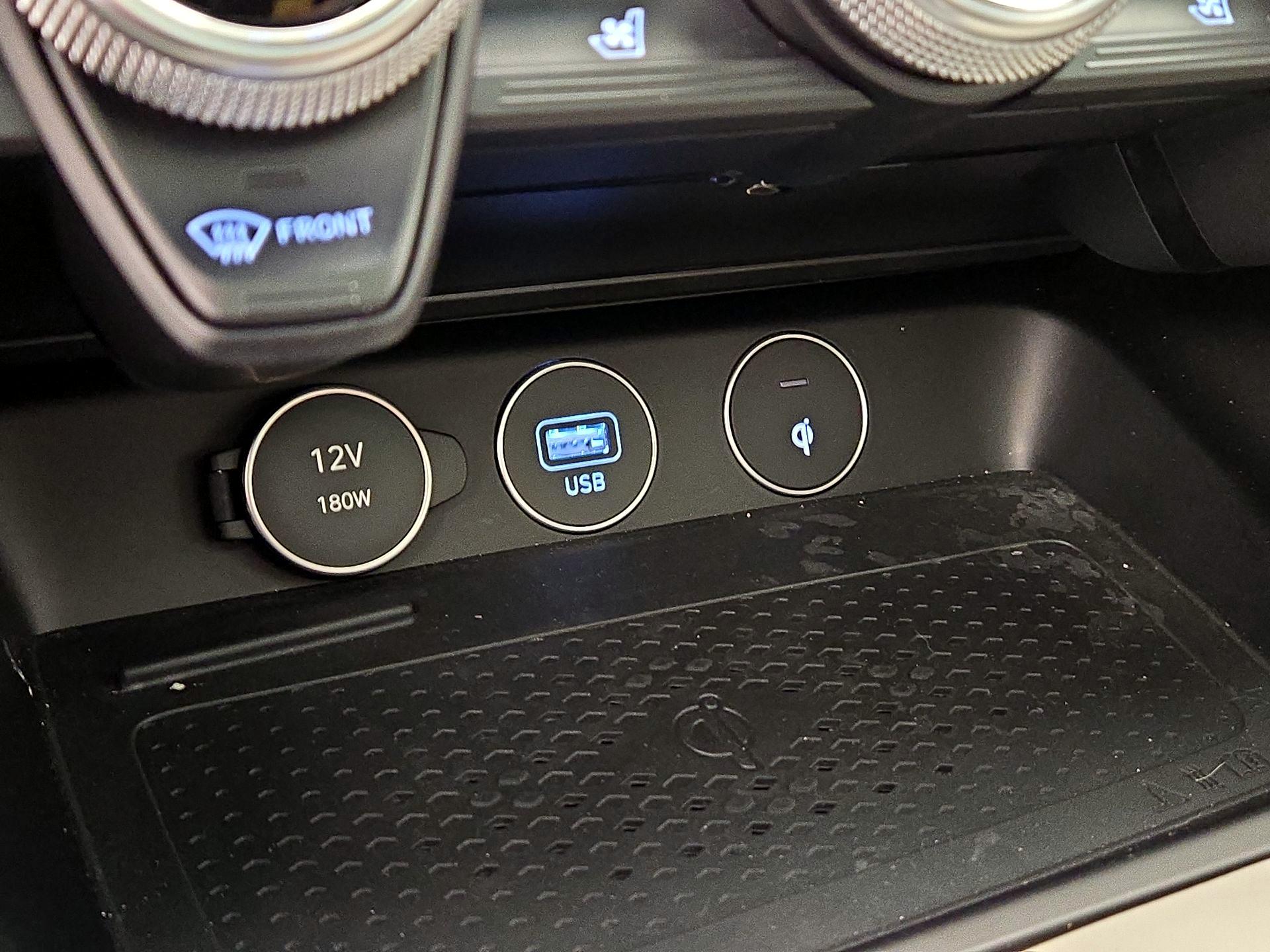 Thumbnail: 2023 Genesis G70 - 19