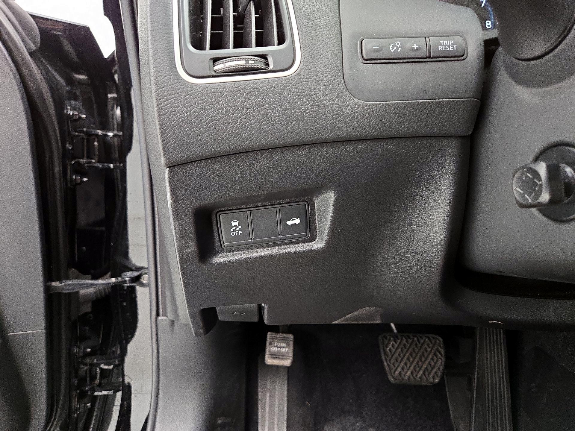 Thumbnail: 2023 INFINITI Q50 - 13